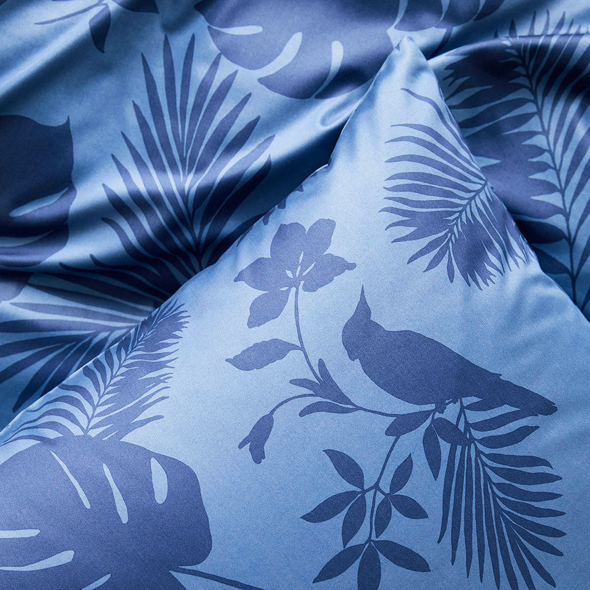 Satin Bettwäsche Colour Duo mit Vogel Pflanzenmotiv Detail