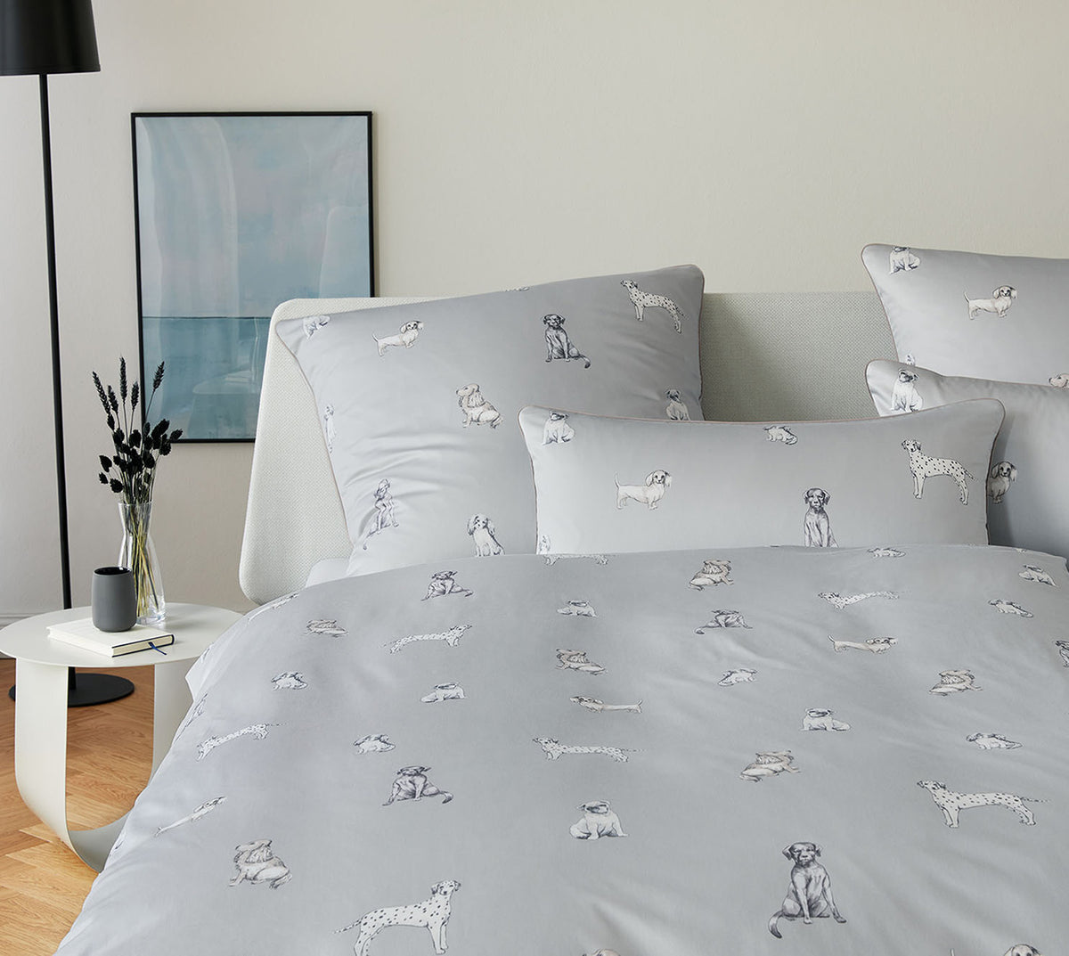 Satin Bettwäsche Woof in Graphit Schlafzimmer Hundemotive #farbe_Sand