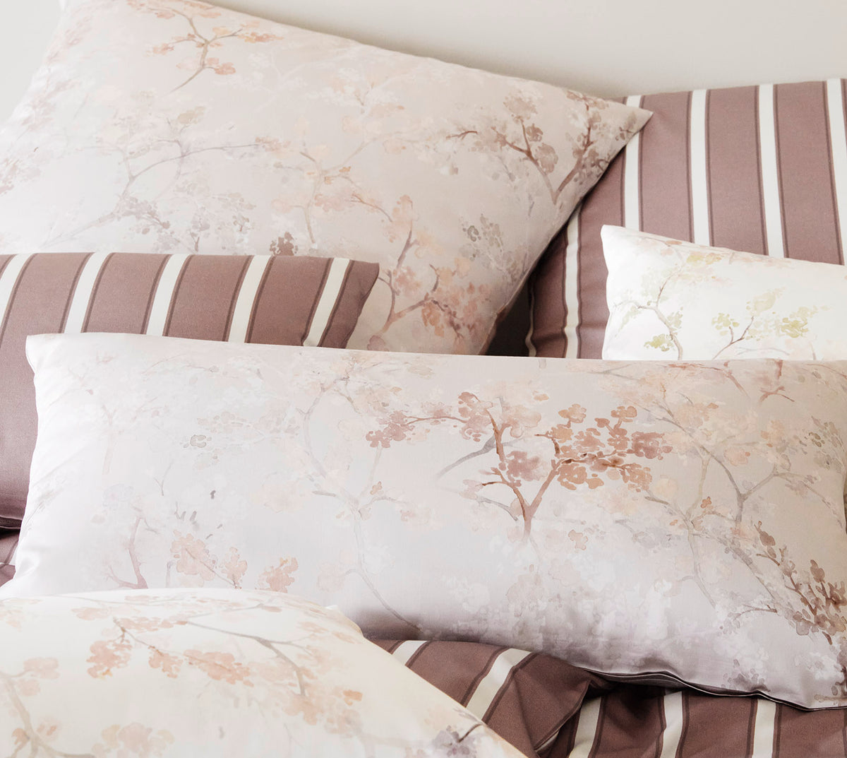 Bambus Satin Bettwäsche Refrain in Mauve Streifen Detail #farbe_Mauve