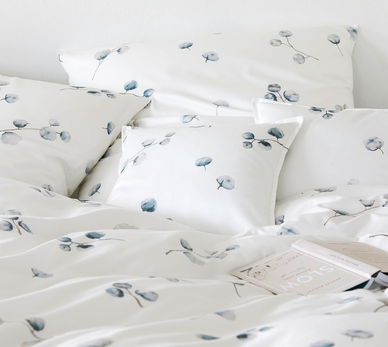 GOTS Bio Satin Bettwaesche Cotton Flower in Weiss Baumwollblüten Detail 4 #farbe_Weiß
