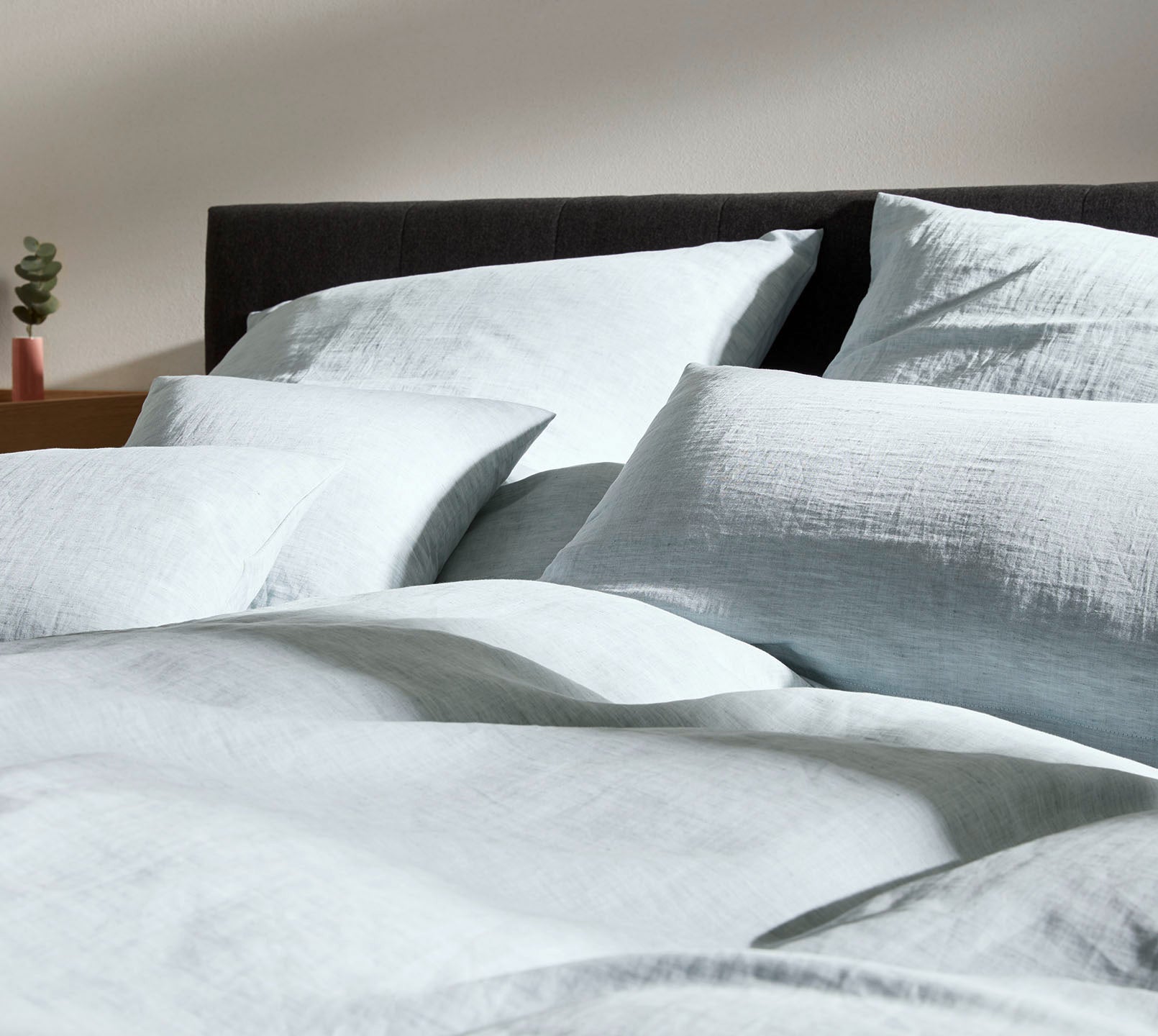 Halbleinen Bettwäsche Breezee in Blassgrün Schlafzimmer #farbe_Breezee Blassgrün