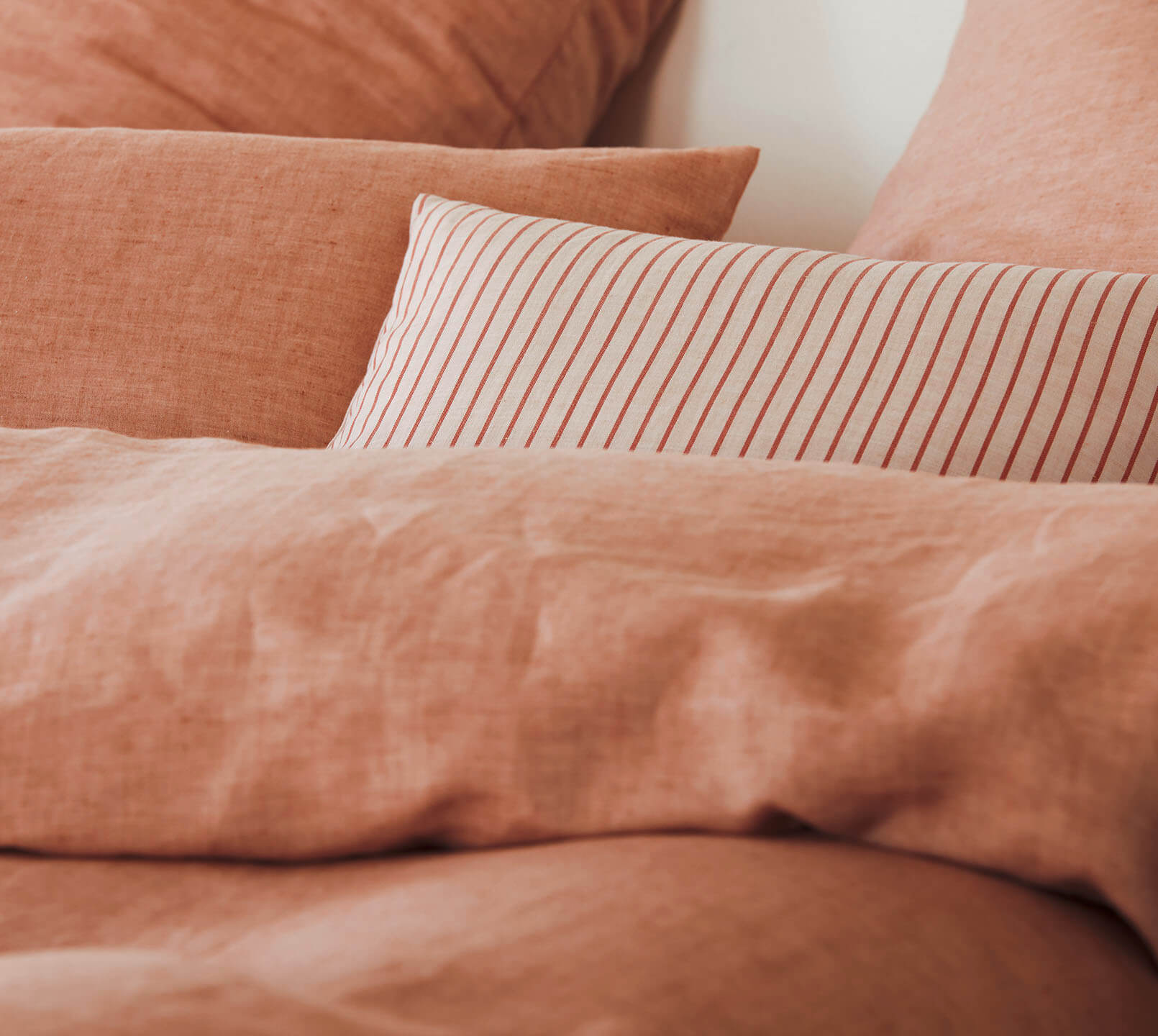 Halbleinen Bettwäsche Breezee in Terra Uni Detail #farbe_Breezee Terra