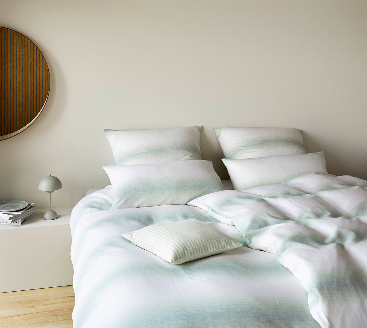 Halbleinen Bettwäsche Layer in Pastellgrün Farbverlauf Streifen Kissenmix #farbe_Layer Pastellgrün