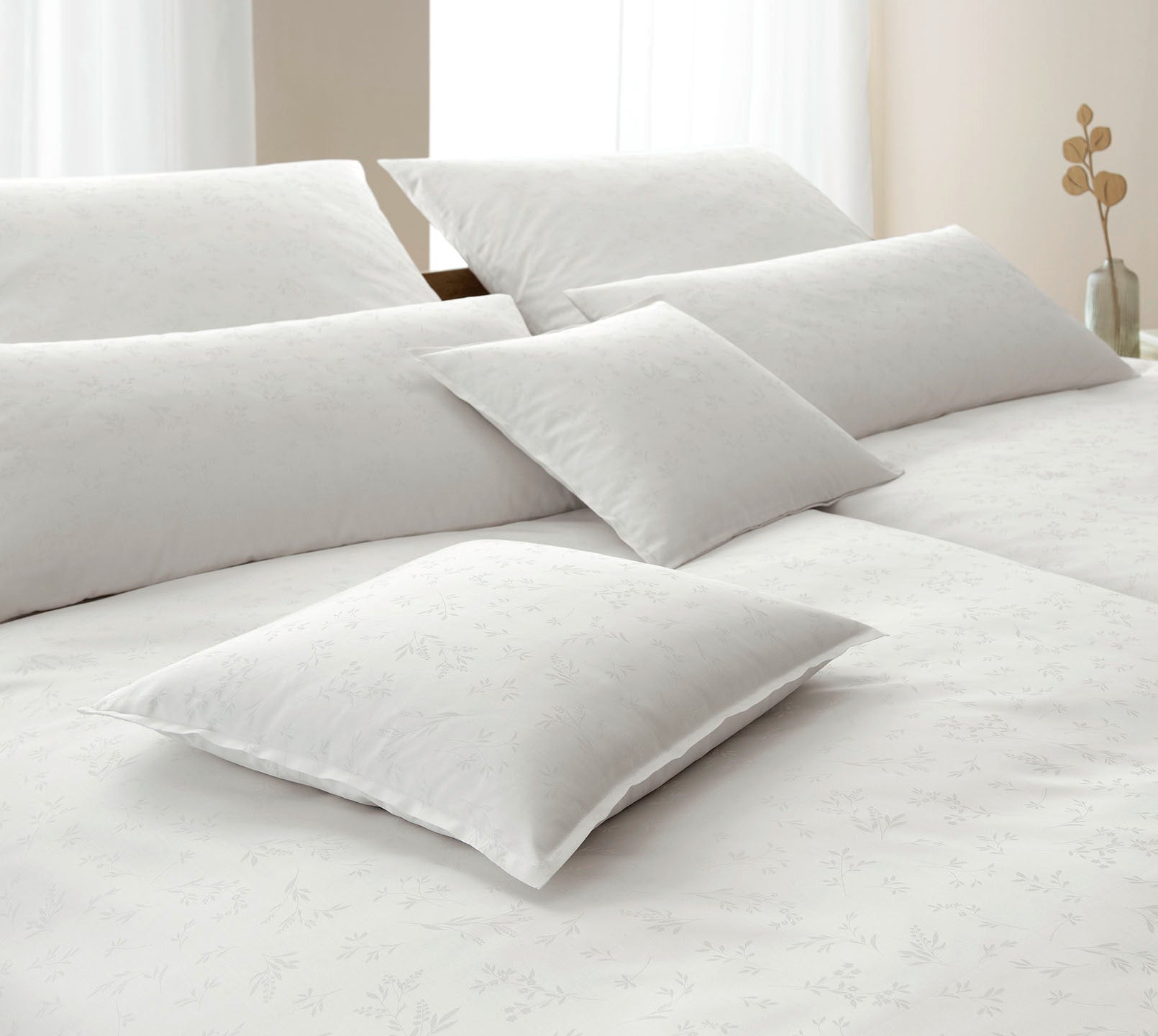 Jacquard Bettwäsche Delight in Weiß Zweige Schlafzimmer #farbe_Delight Weiß