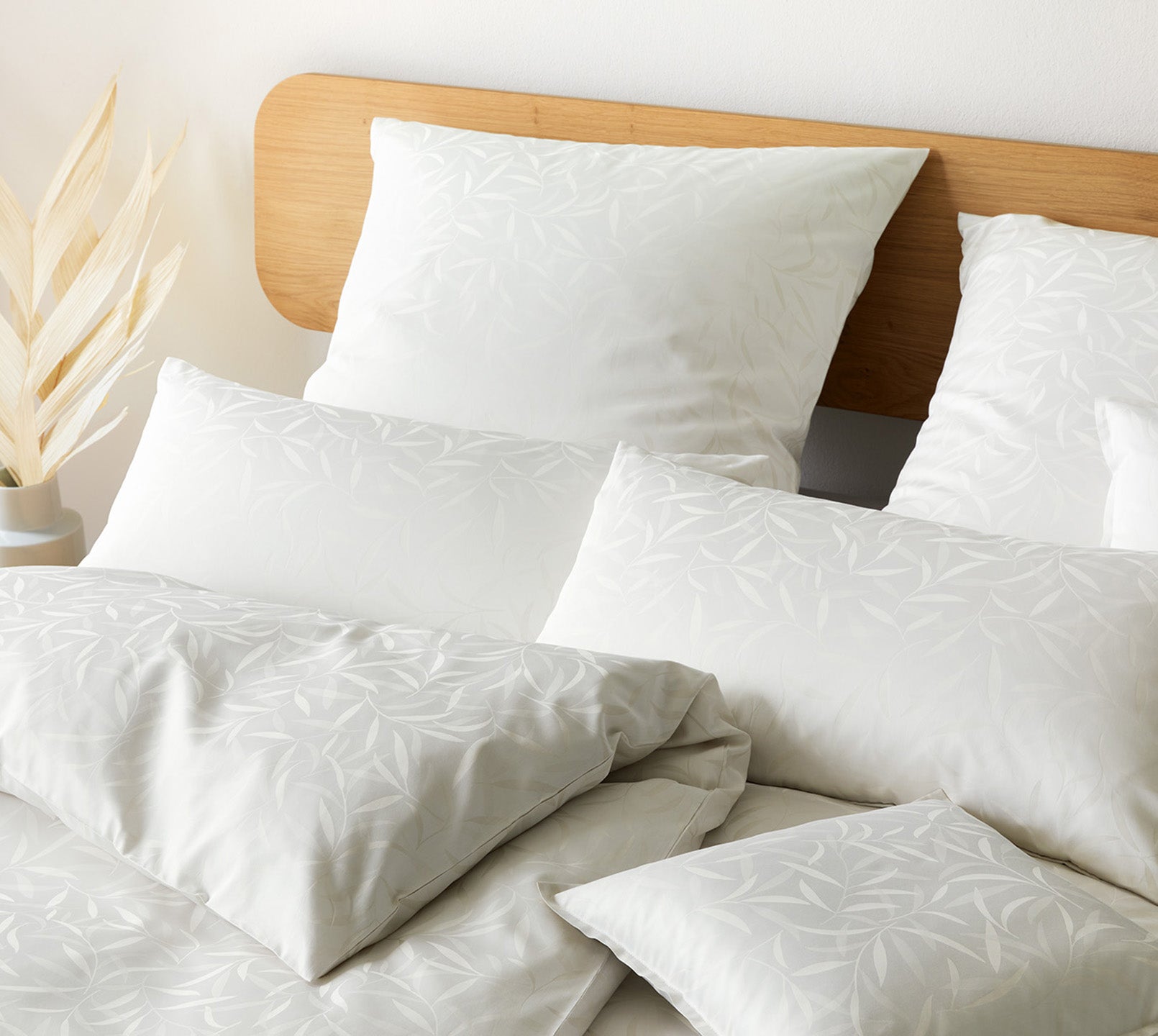 Jacquard Bettwaesche Muriel in Beige Blaetter Schlafzimmer #farbe_Natur