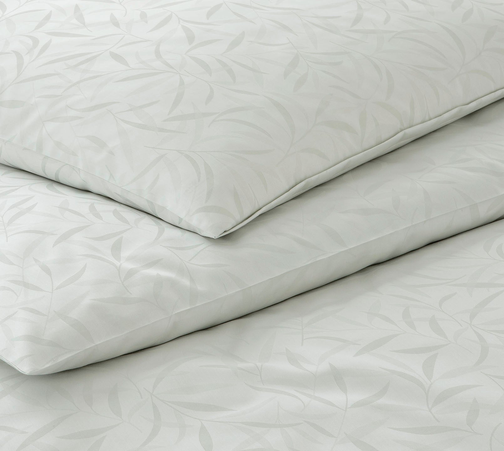 Jacquard Bettwaesche Muriel in Hellgruen Blaetter Freisteller #farbe_Pastellgrün