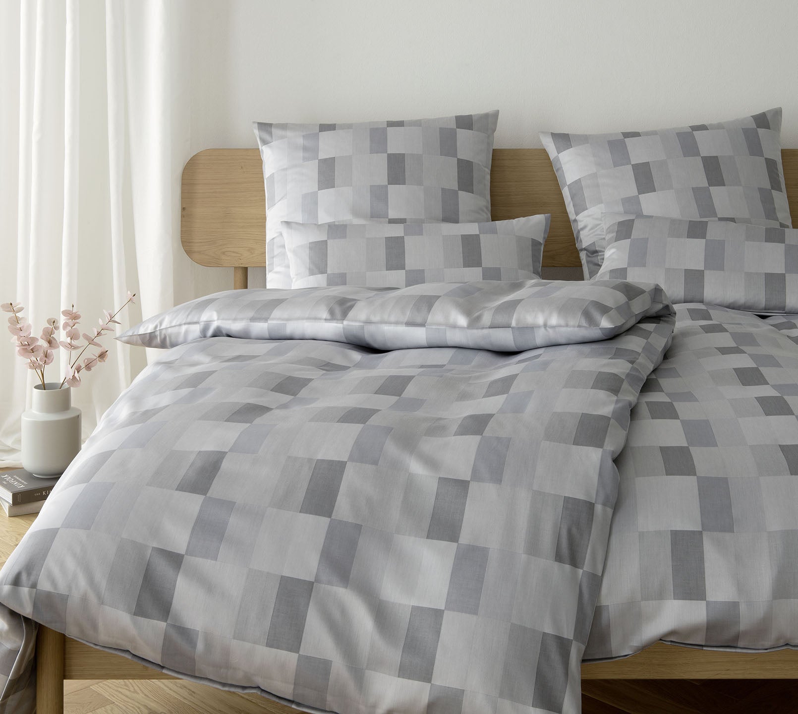 Jacquard Bettwaesche Piazza in Grau Karos Schlafzimmer #farbe_Silbergrau