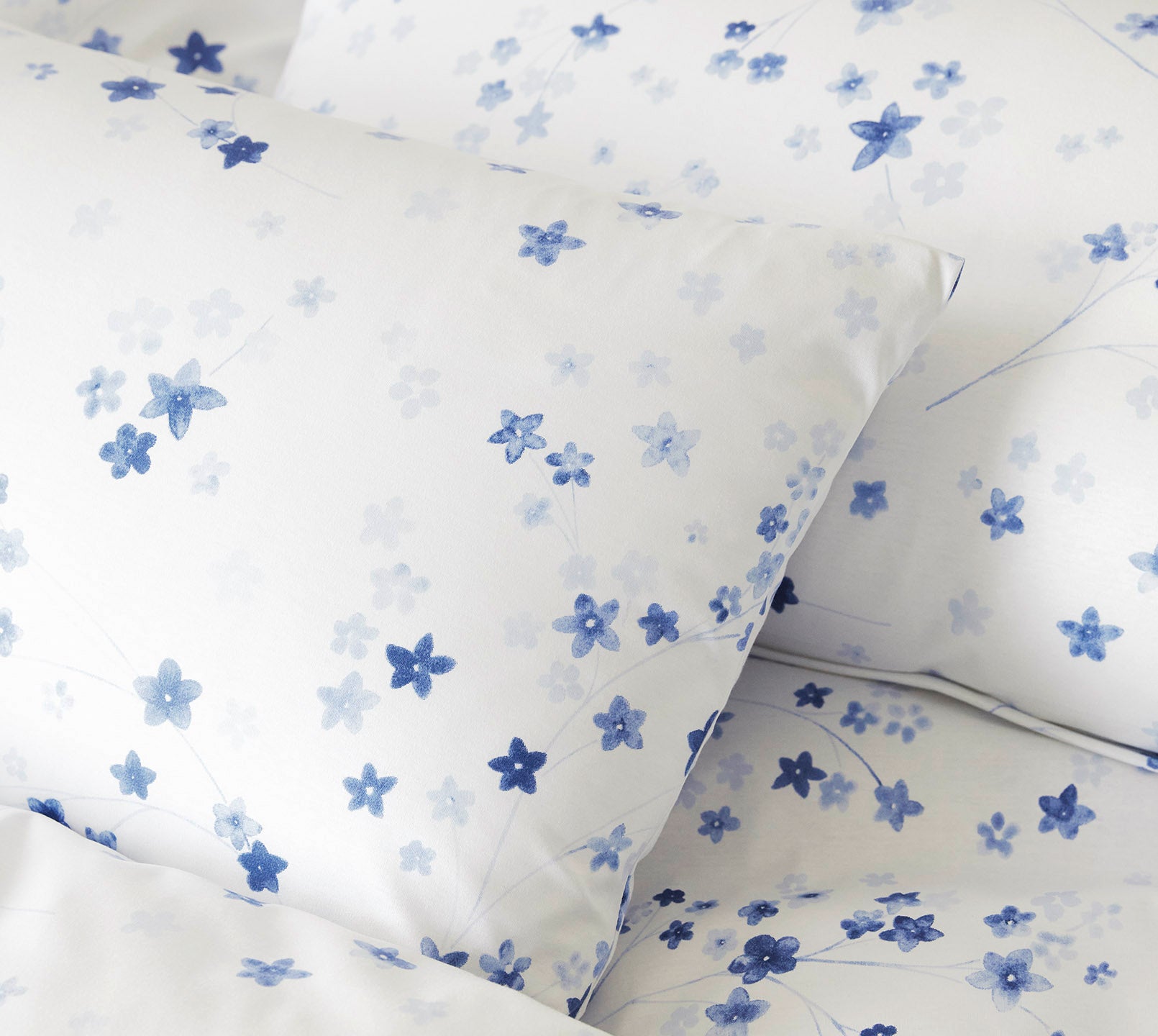 Jersey Bettwäsche Pretty in Bleu Blüten Detail #farbe_Pretty Bleu