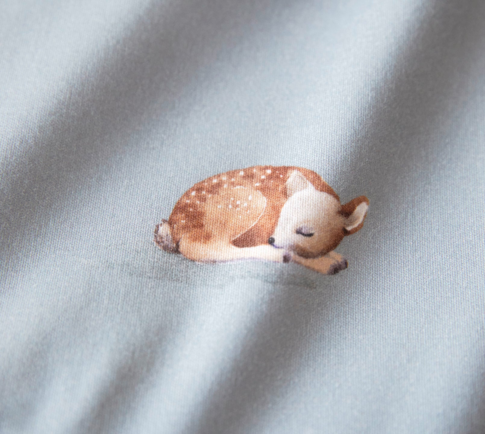 Jersey Bettwäsche Winterwald Jersey in Rauchblau Winterwaldmotive Detail 2 #farbe_Winterwald Jersey Rauchblau