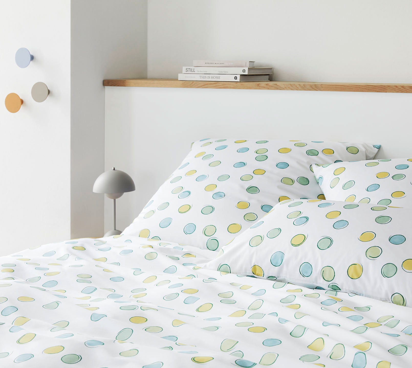Mako Batist Bettwaesche Float in Gruen Bett #farbe_Pistazien-Grün