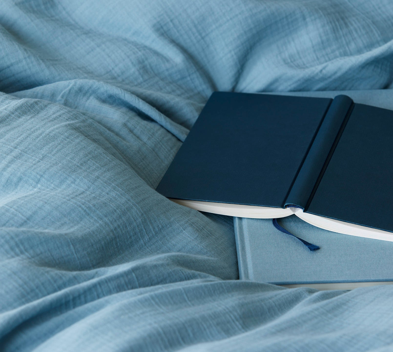 Musselin Bettwäsche Smooth in Rauchblau Uni Schlafzimmer #farbe_Smooth Rauchblau