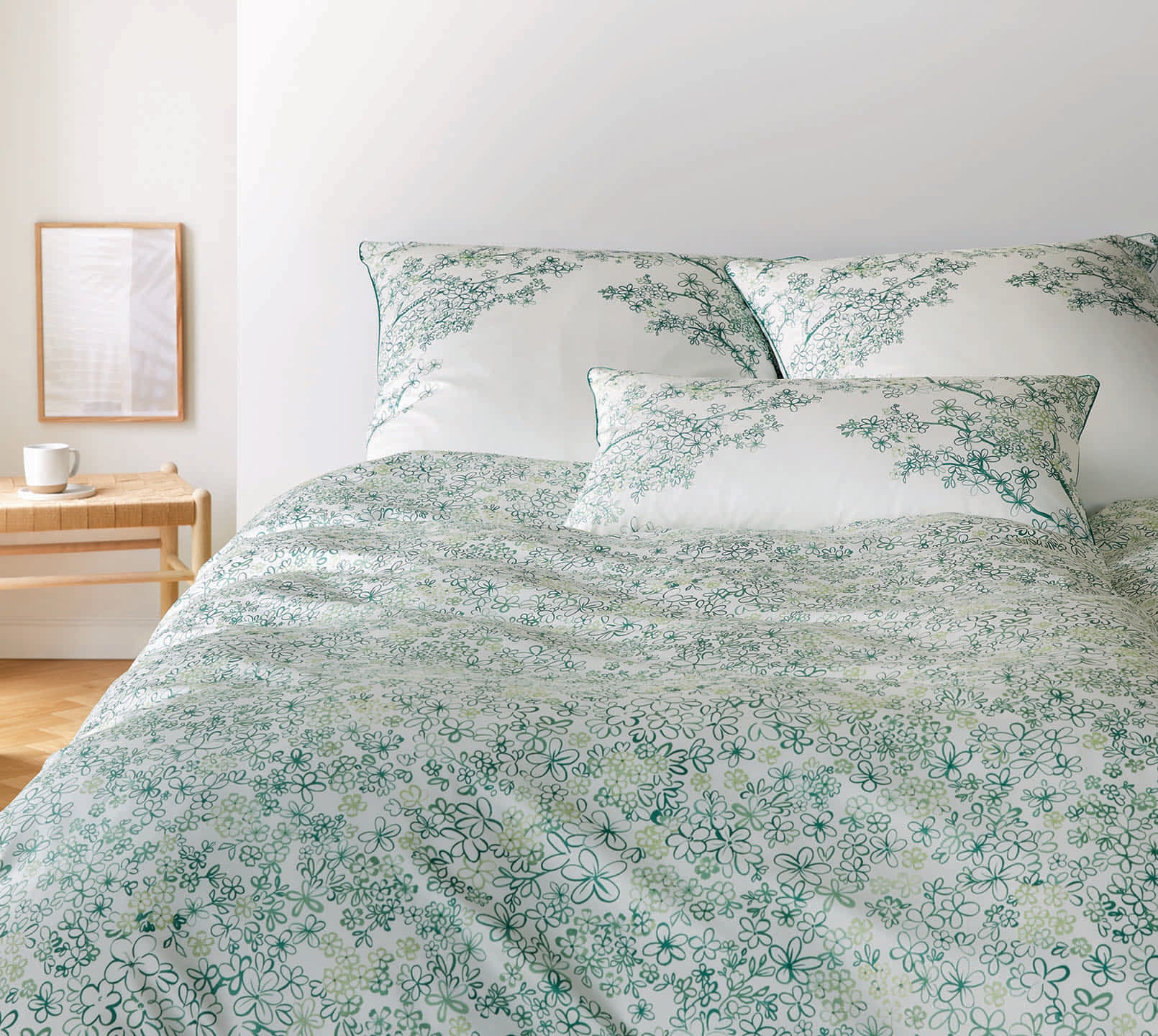 Satin Bettwäsche Belle in Blattgrün Blüten Schlafzimmer #farbe_Belle Blattgrün