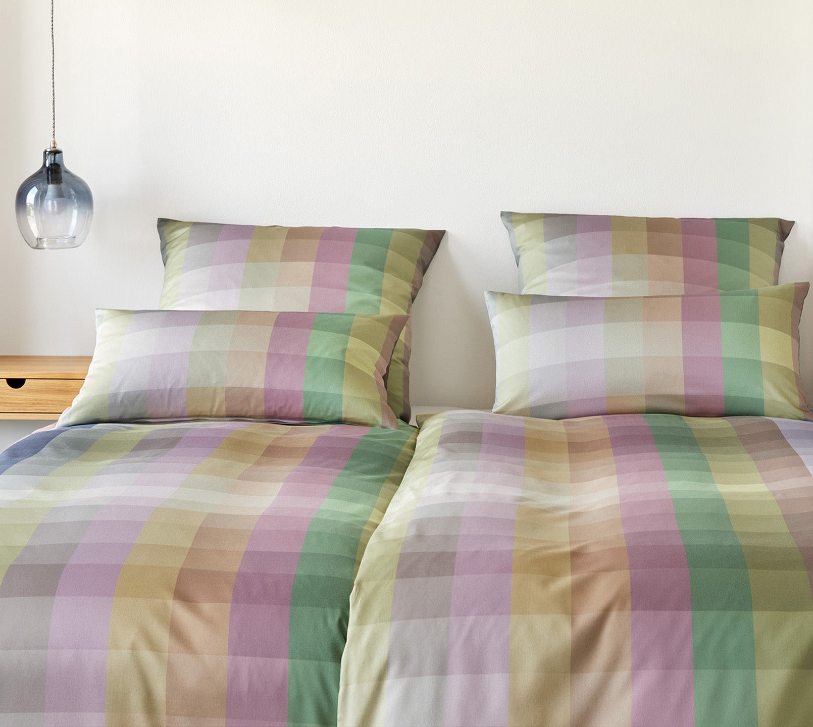 Satin Bettwaesche Check Out in Gelb Karo Schlafzimmer #farbe_Licht-Gelb