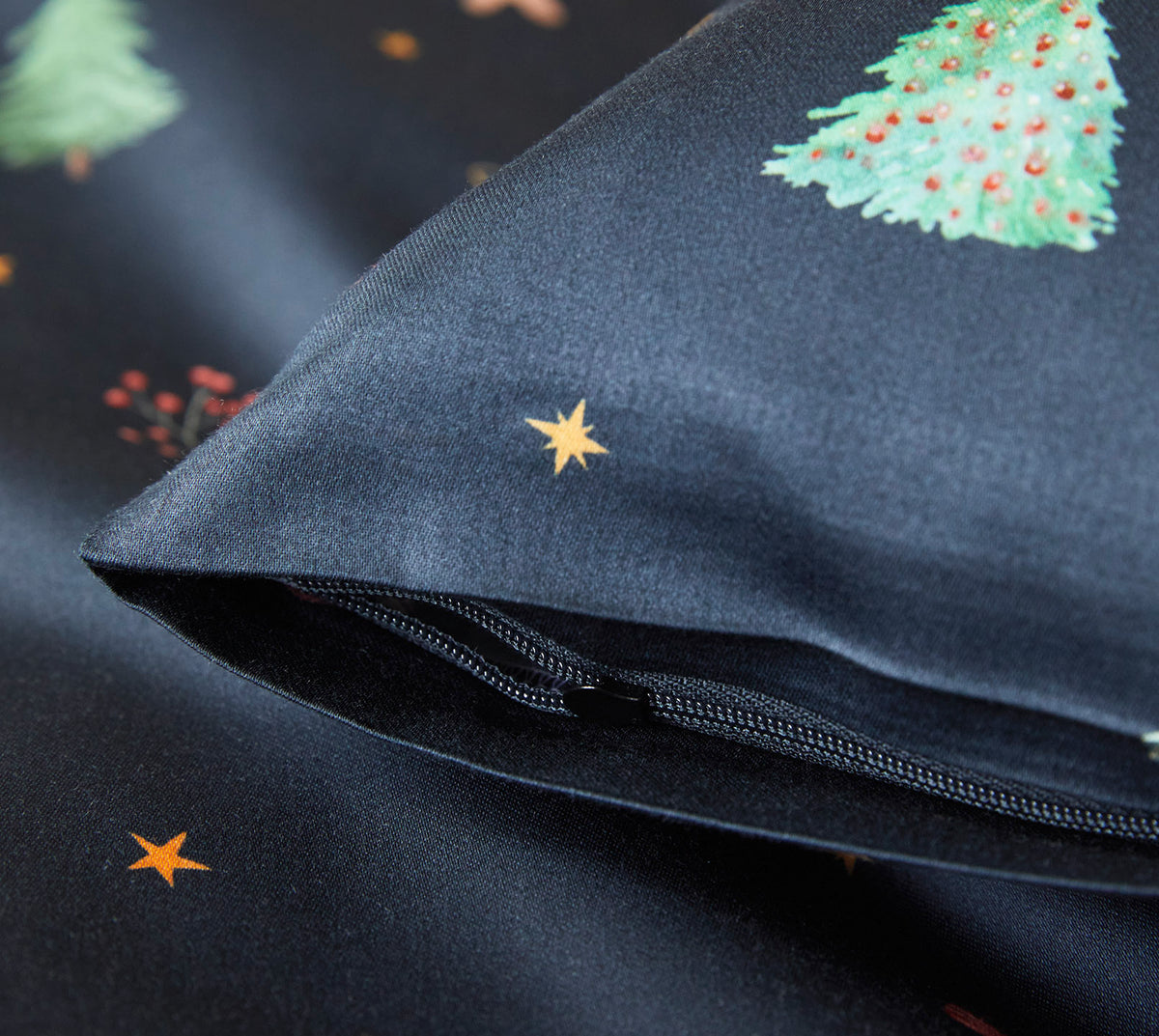 Satin Bettwäsche Christmas Treats in Blau Weihnachtsmotive Reißverschluss #farbe_Christmas Treats Blau