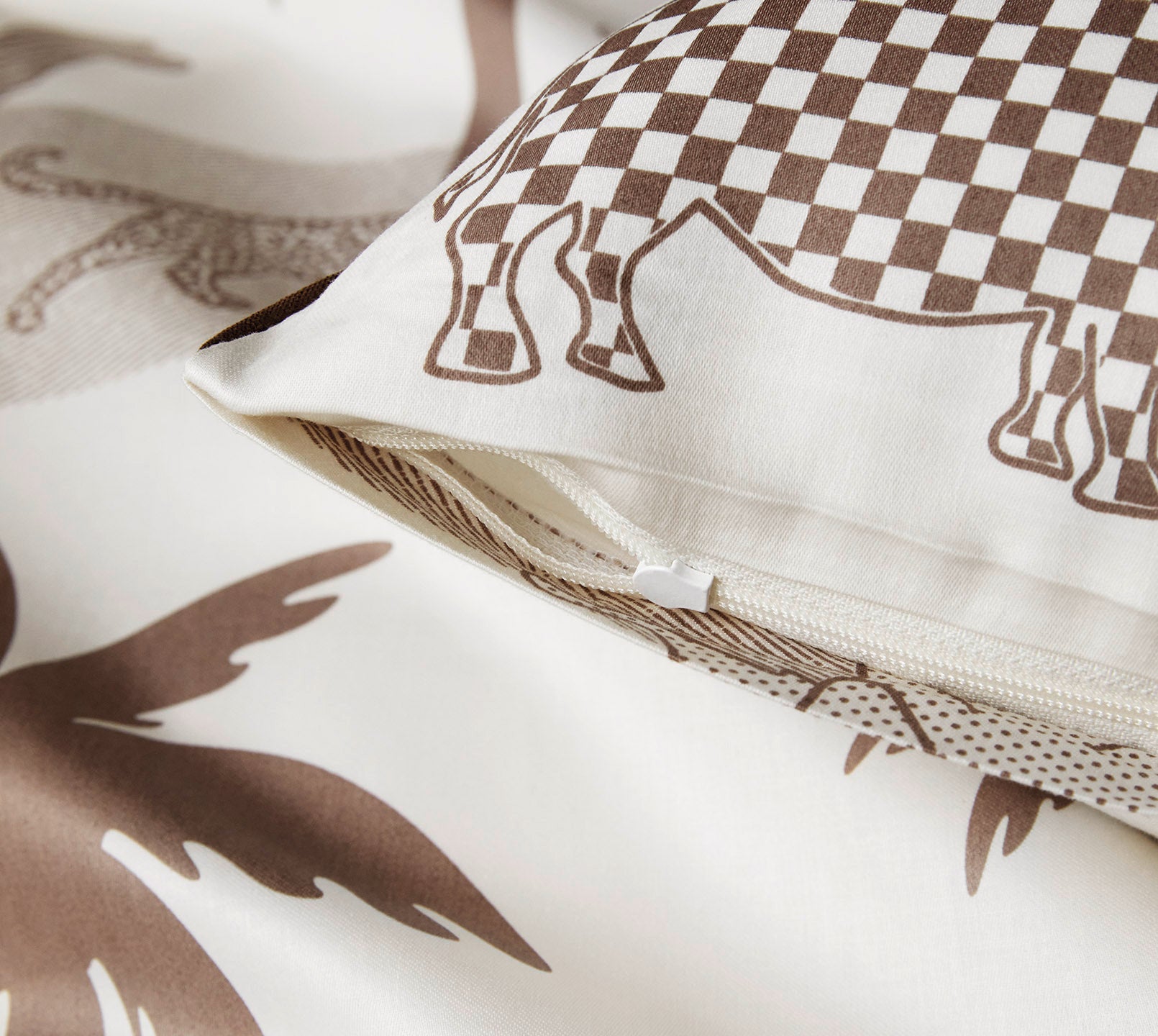 Satin Bettwäsche Jungle Graphic in Savanne Dschungeltiere Reißverschluss #farbe_Jungle Graphic Savanne