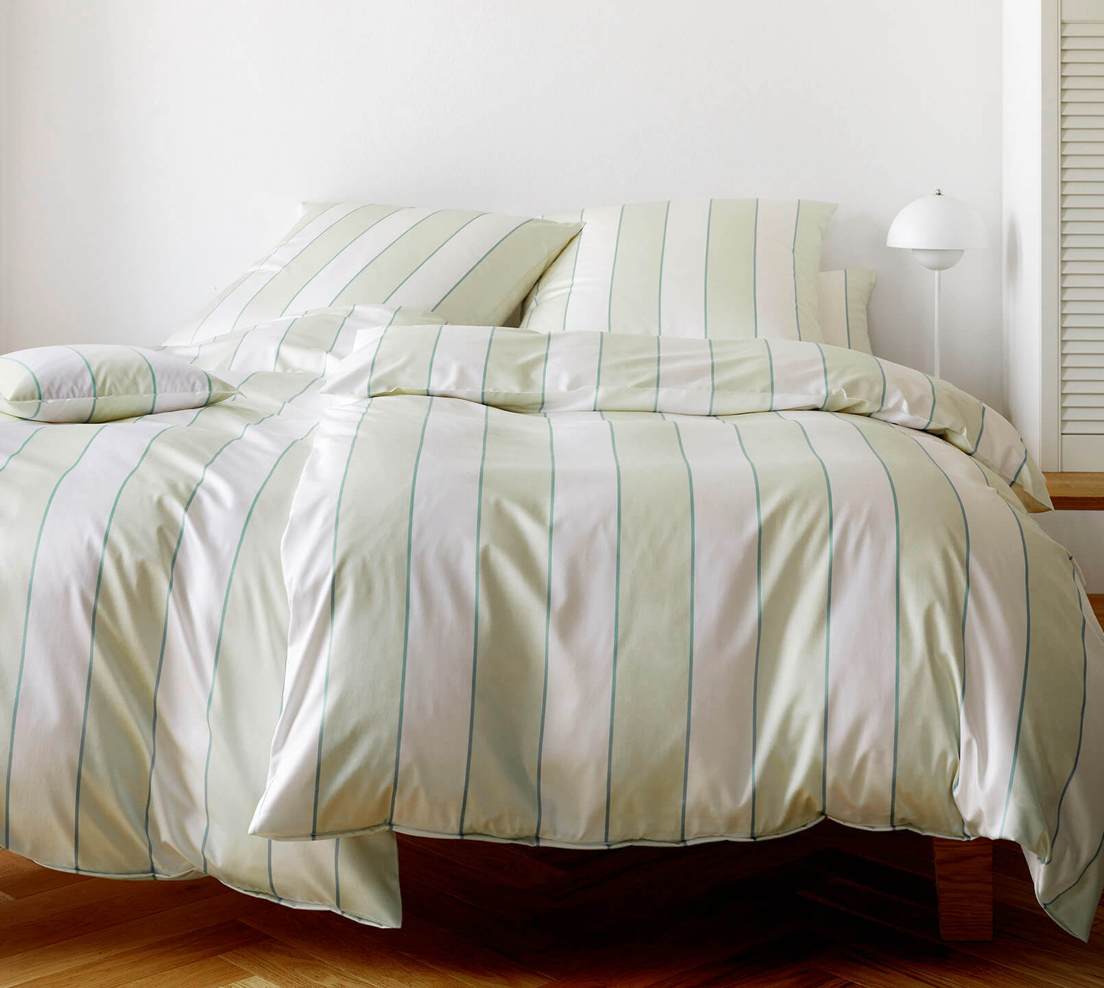 Satin Bettwäsche Levens in Pistaziengrün Streifen Schlafzimmer #farbe_Levens Pistaziengrün