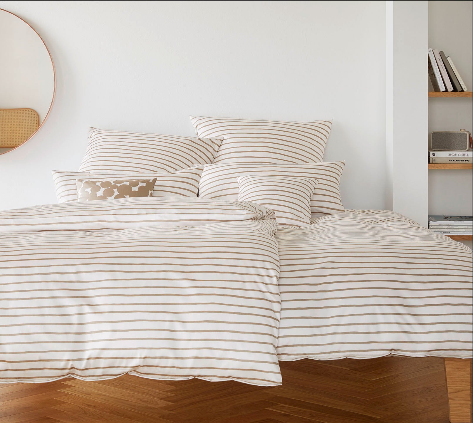 Satin Bettwaesche Lines in Natur Streifen Detail 1 #farbe_Lines Natur