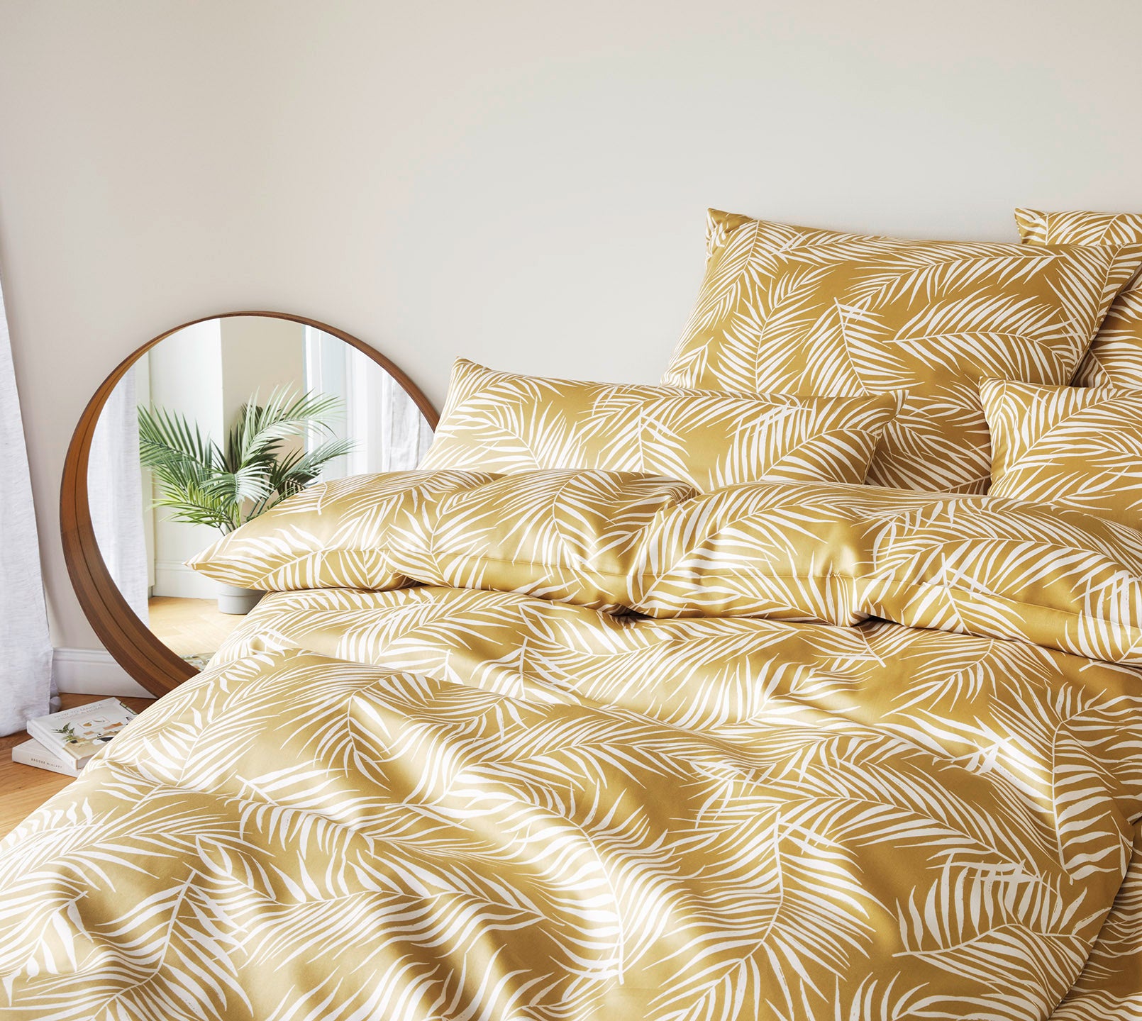 Satin Bettwäsche Maison Leaves in Gold Palmenblätter Schlafzimmer #farbe_Maison Leaves Gold