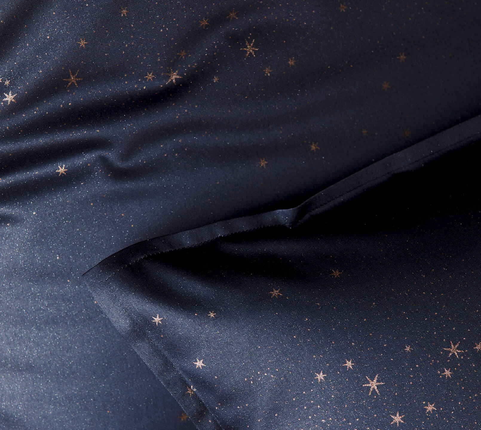 Satin Bettwäsche Milkyway in Nachtblau Sterne Detail #farbe_Milkyway Nachtblau