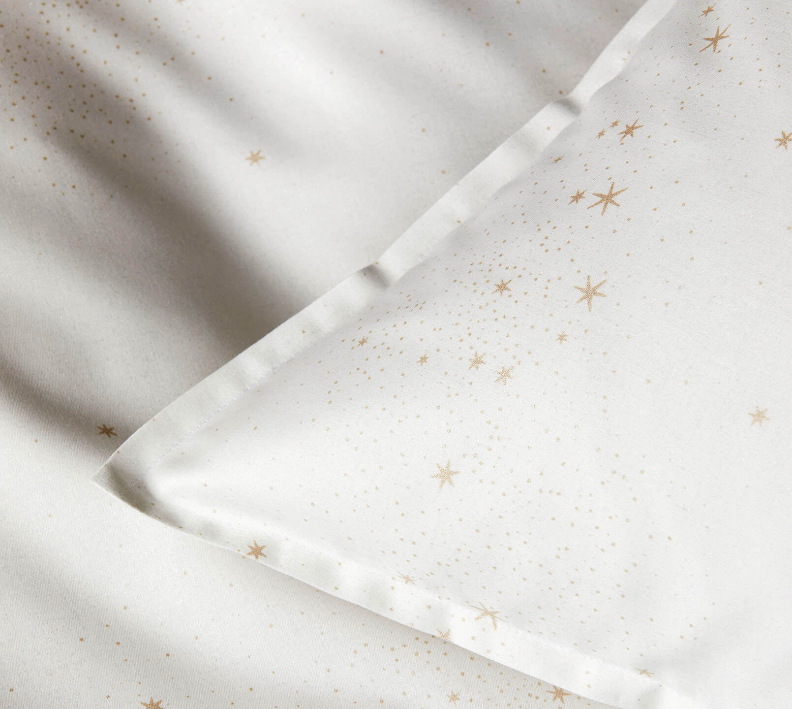 Satin Bettwäsche Milkyway in Weiß Sterne Detail #farbe_Milkyway Weiß