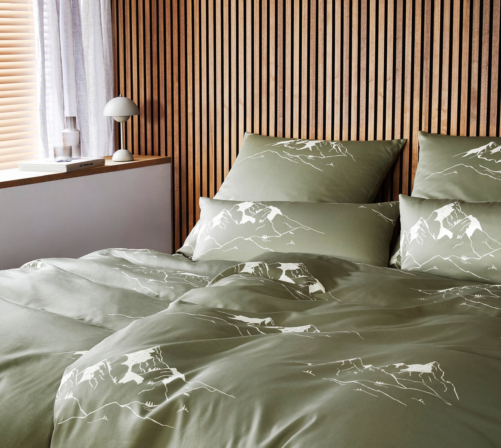 Satin Bettwäsche Mountain Top in Zirbe Bergmotiv Schlafzimmer #farbe_Mountain Top Zirbe