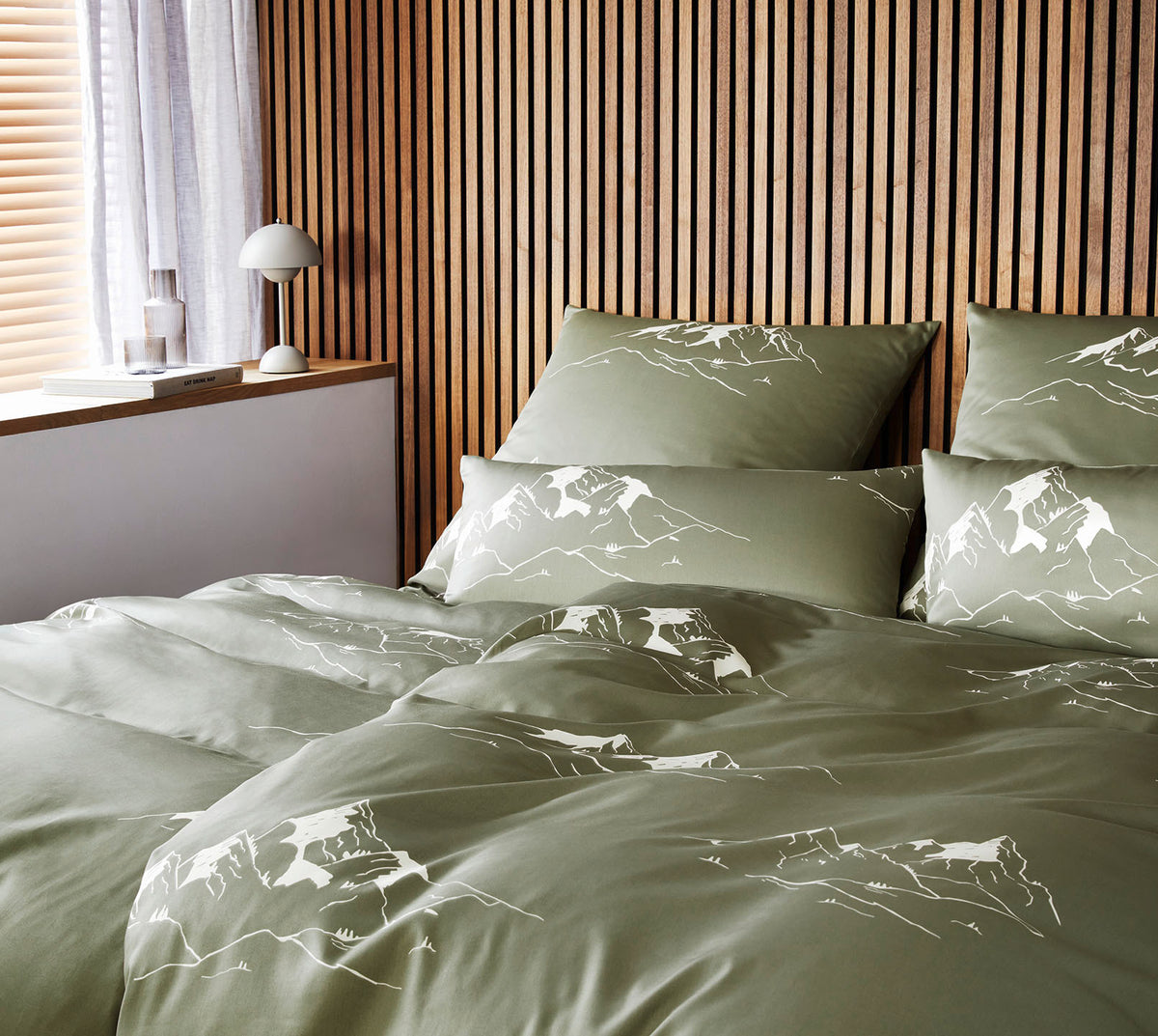 Satin Bettwäsche Mountain Top in Zirbe Bergmotiv Schlafzimmer #farbe_Mountain Top Zirbe