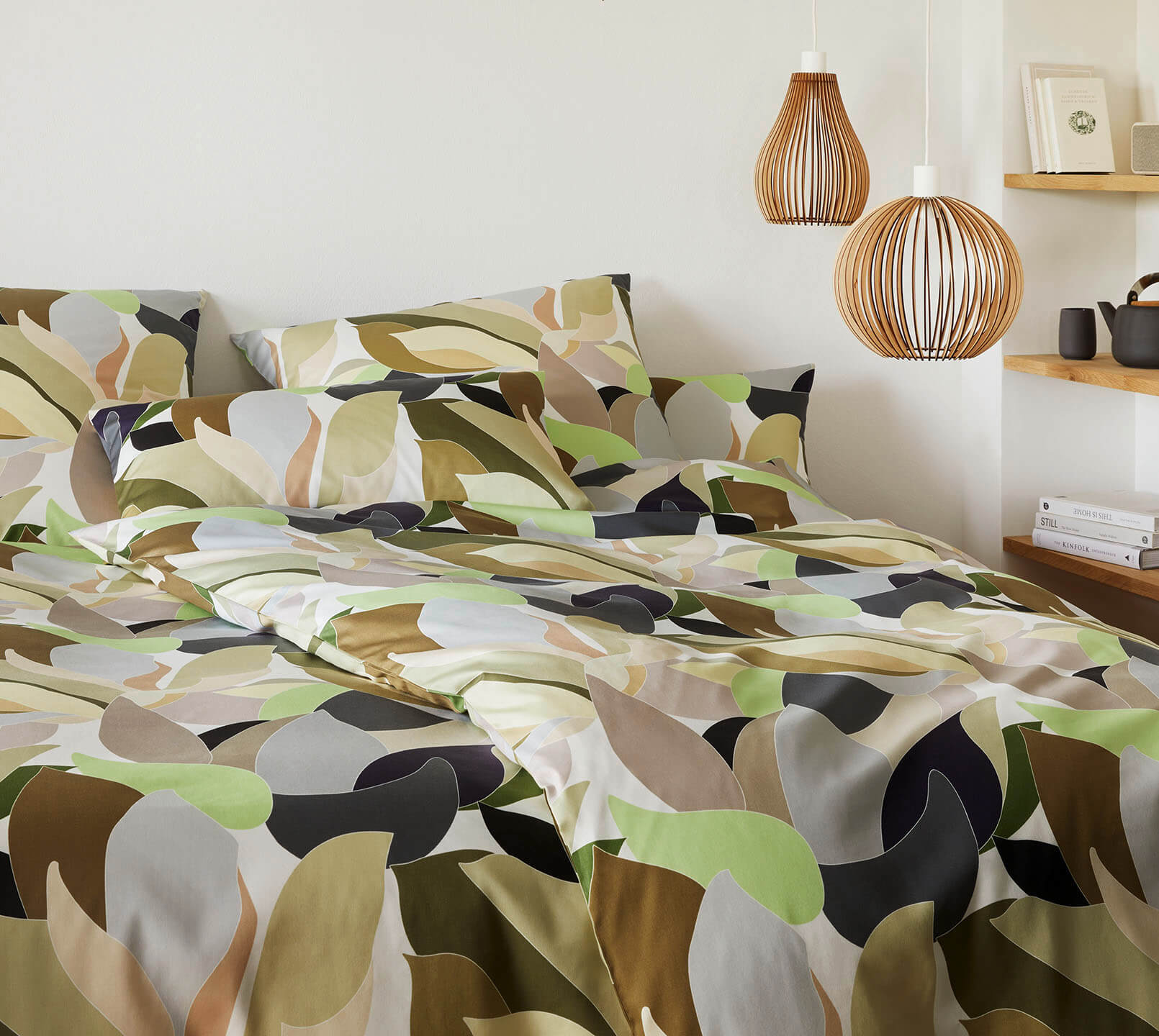 Satin Bettwäsche Night Garden in Hellgrün Blättermotiv Schlafzimmer #farbe_Night Garden Hellgrün