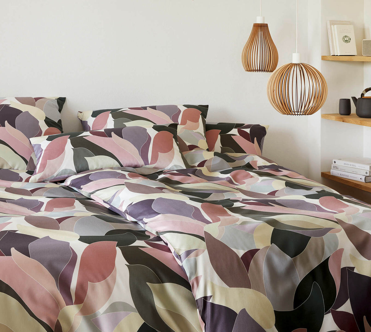 Satin Bettwäsche Night Garden in Puder Blättermotiv Schlafzimmer #farbe_Night Garden Puder