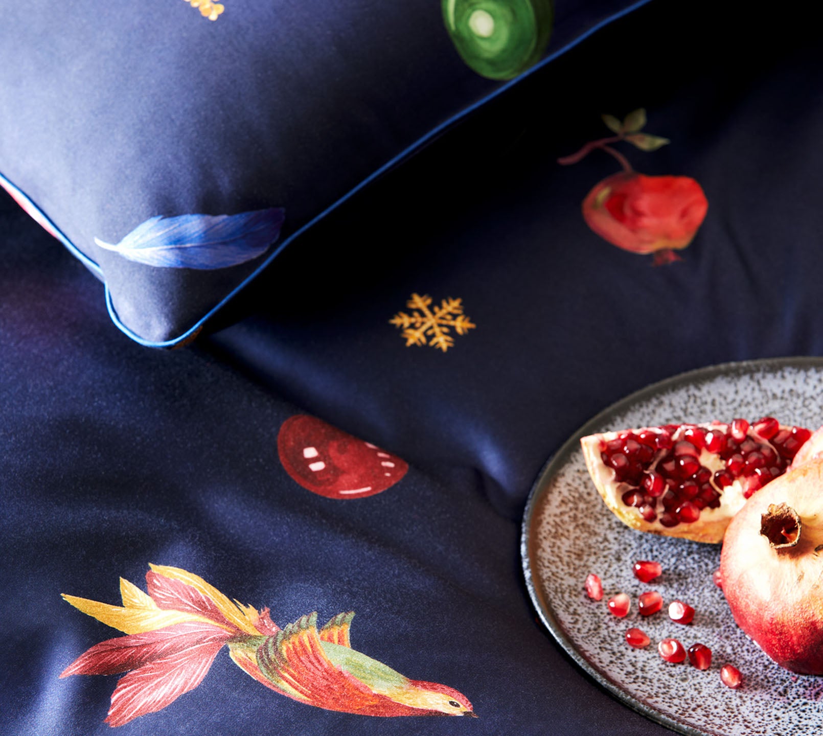 Satin Bettwaesche Noel in Blau Deko Stoff #farbe_Nachtblau