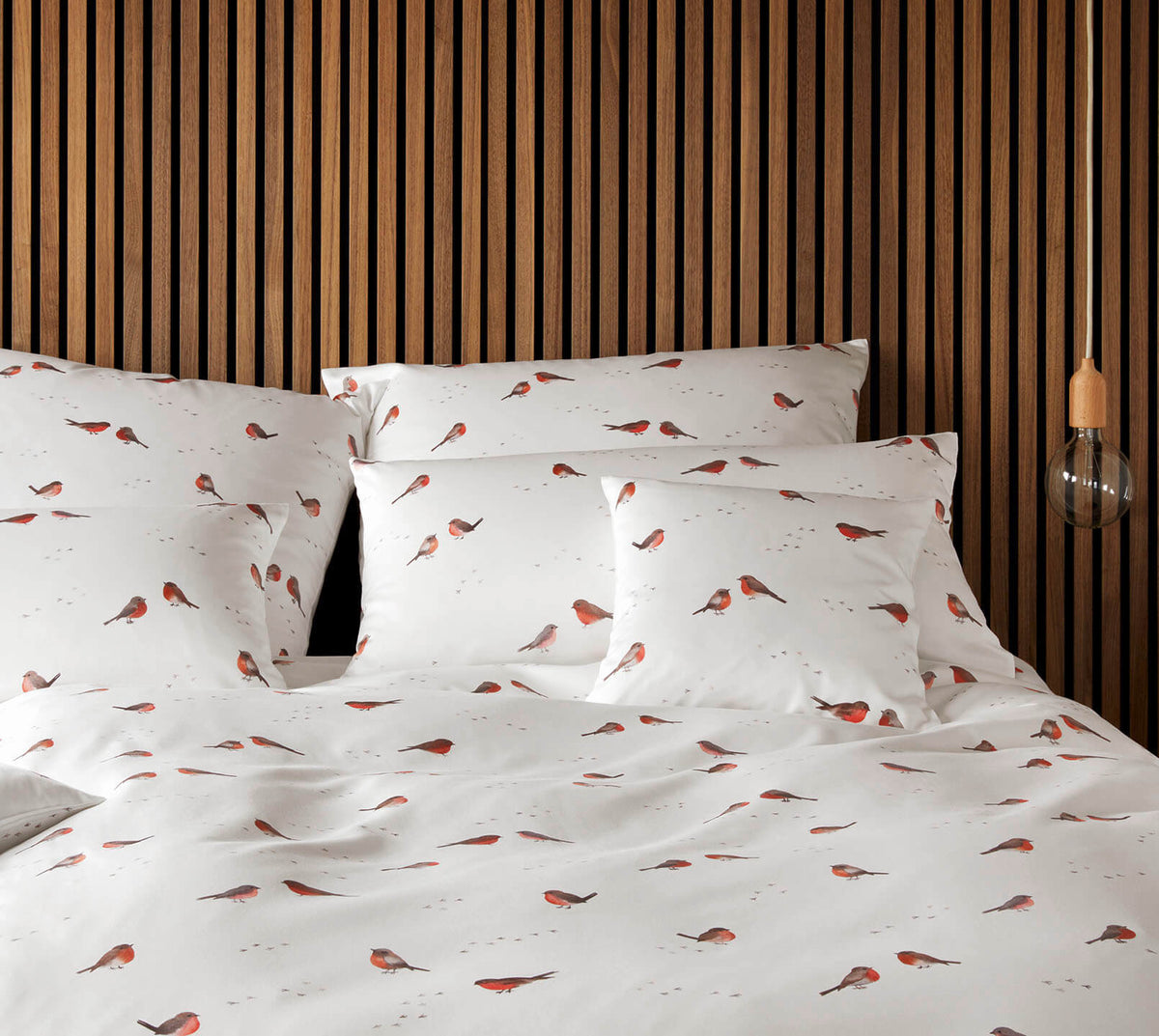 Satin Bettwäsche Rotkehlchen in Wollweiß Rotkehlchen Schlafzimmer #farbe_Rotkehlchen Wollweiß