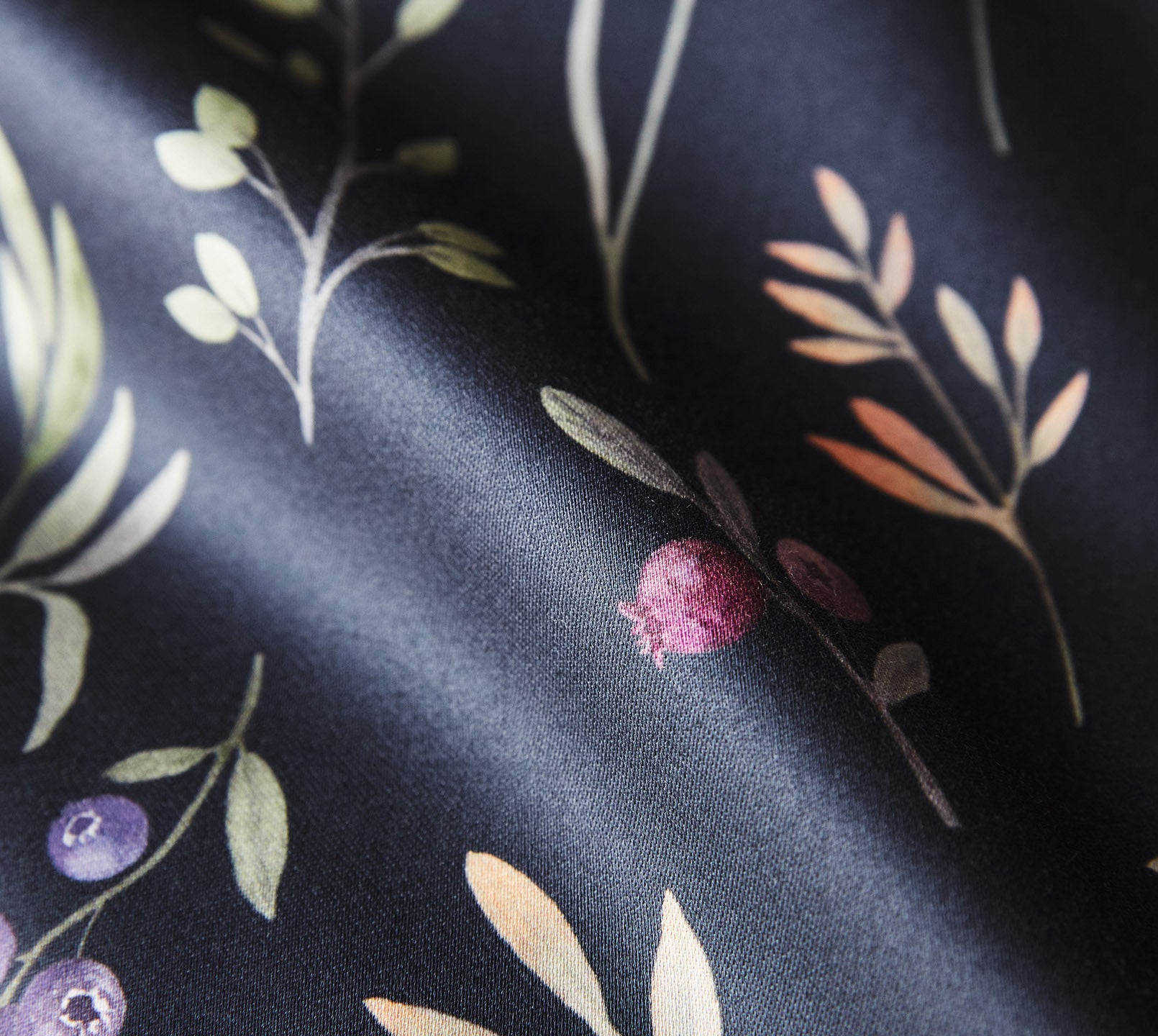 Satin Bettwäsche Sorbet in Nachtblau Blumen Material #farbe_Sorbet Nachtblau