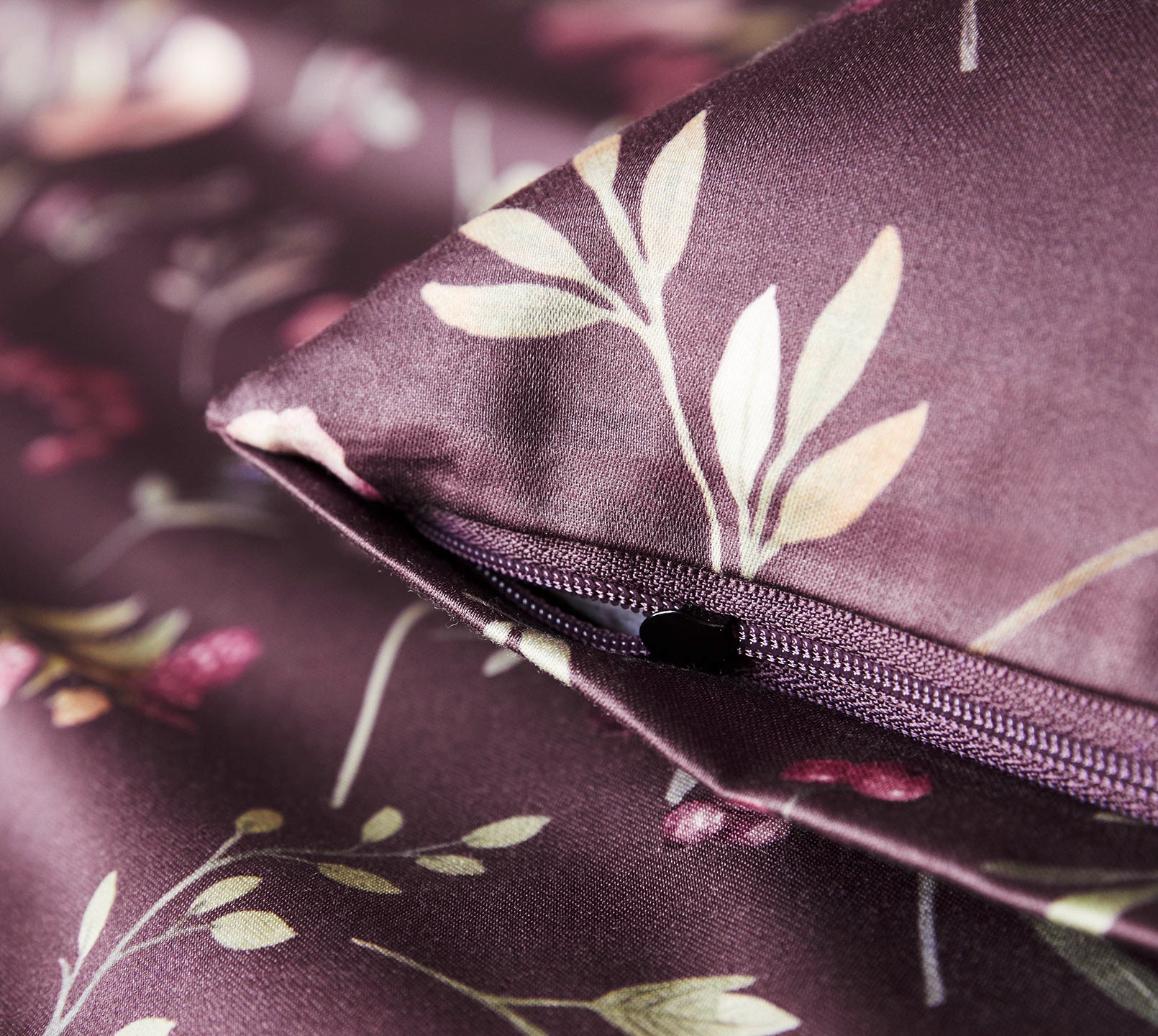 Satin Bettwäsche Sorbet in Beere Blumen Reißverschluss #farbe_Sorbet Beere