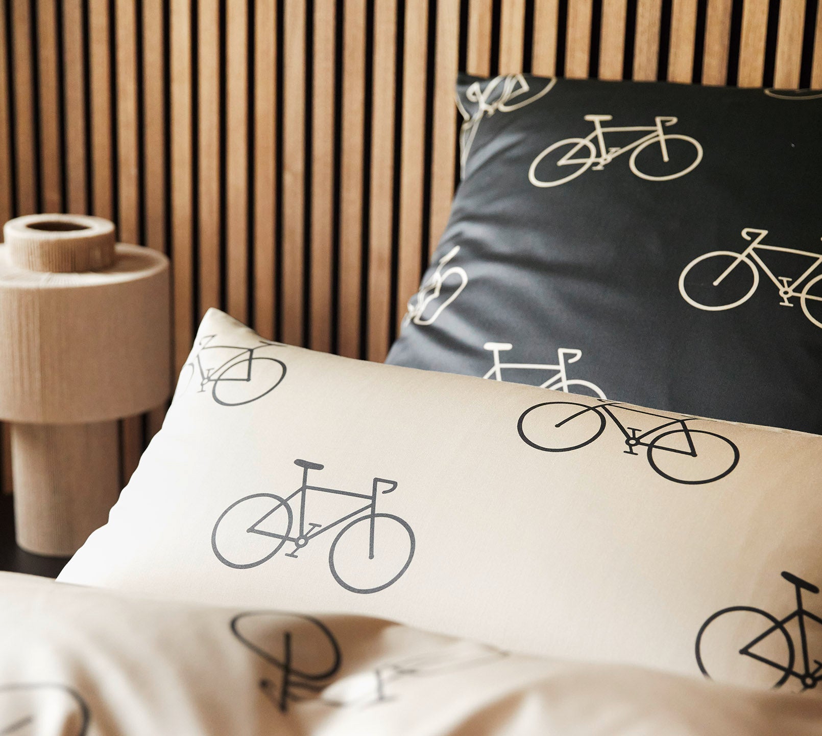 Satin Wende Bettwäsche Velo in Anthra Fahrrad Detail 2 #farbe_Velo Anthra
