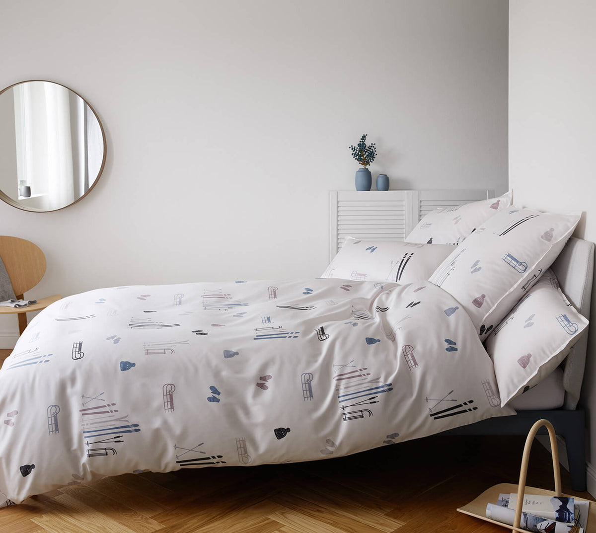 Satin Bettwäsche Winterzauber in Taupe Skimotiv Schlafzimmer #farbe_Taupe