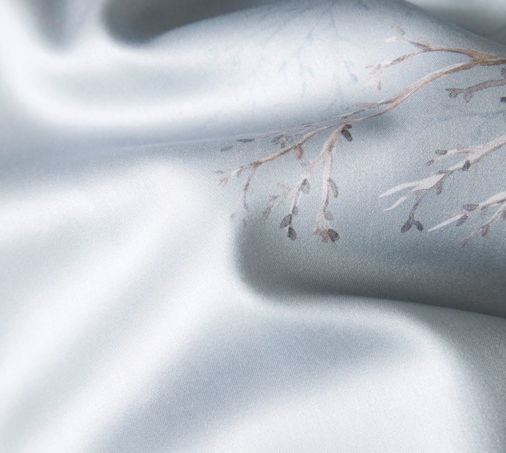 Seiden Satin Bettwäsche Spätzchen in Rauchblau Vogelmotiv Material #farbe_Spätzchen Rauchblau