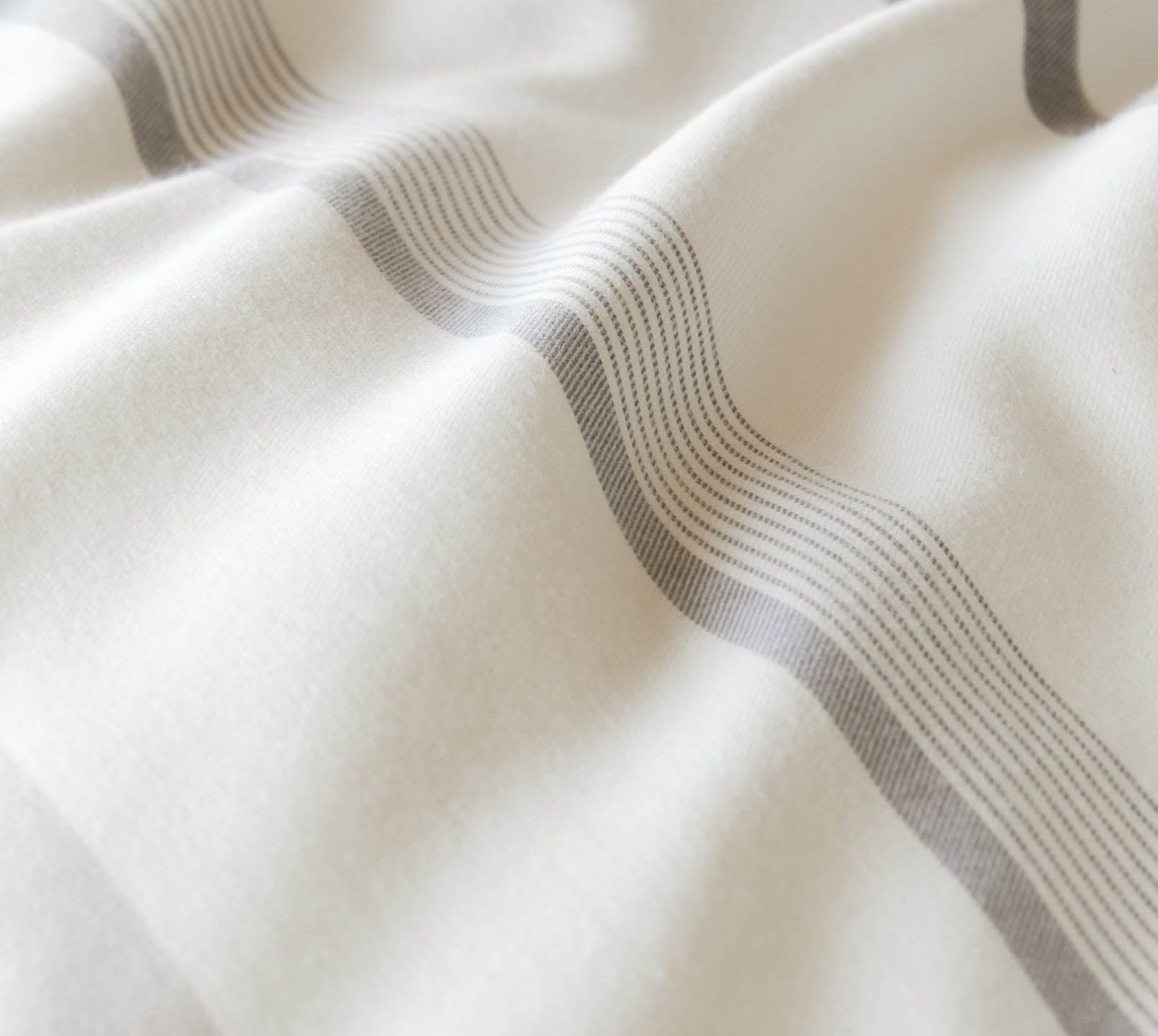 Softflanell Bettwäsche Edinburgh in Creme Streifen Material #farbe_Edinburgh Creme