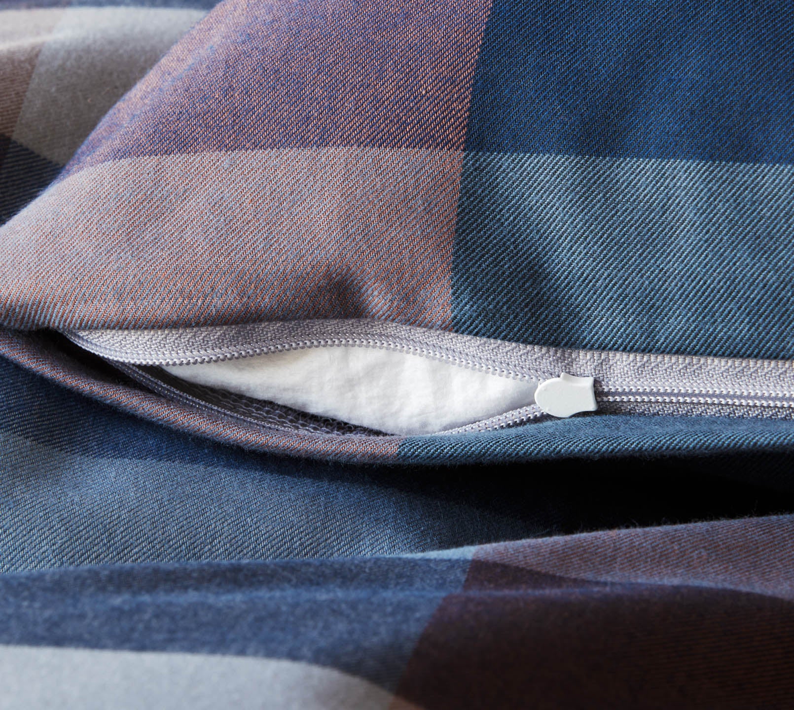 Softflanell Bettwäsche Hamilton in Mauve-Blau Karo Reißverschluss #farbe_Hamilton Mauve-Blau