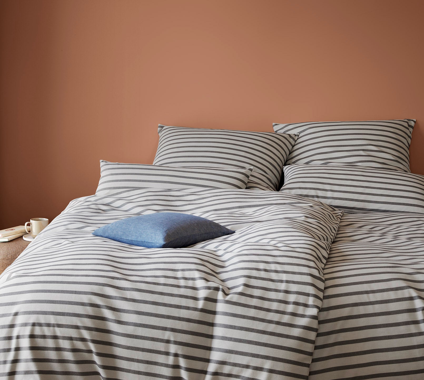 Softflanell Bettwäsche Inverness in Kiesel Streifen Schlafzimmer #farbe_Inverness Kiesel