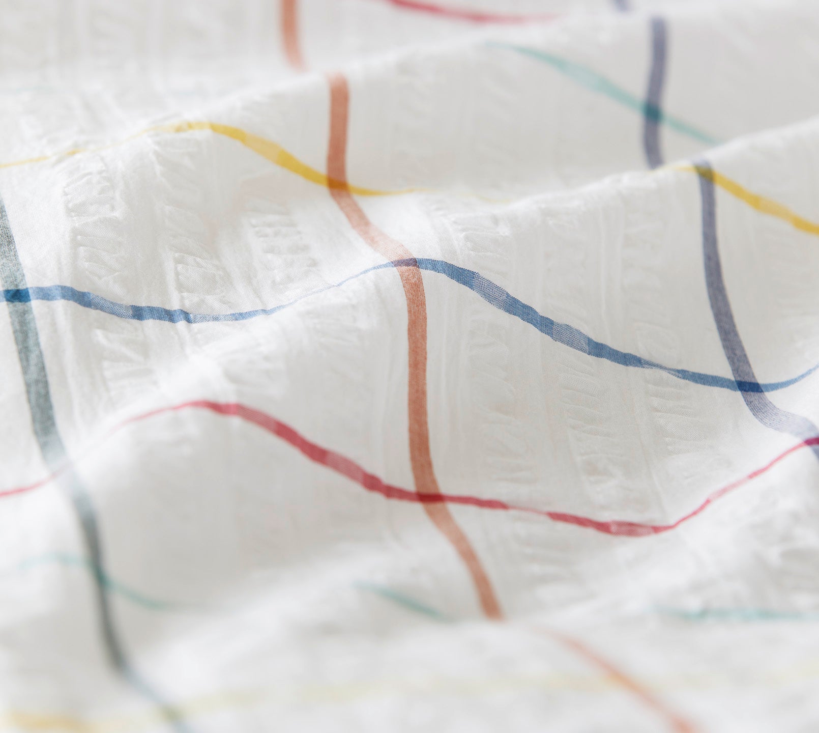 Web-Seersucker Bettwaesche Trondheim in Multi-Rot Karo Detail #farbe_Multi-Rot