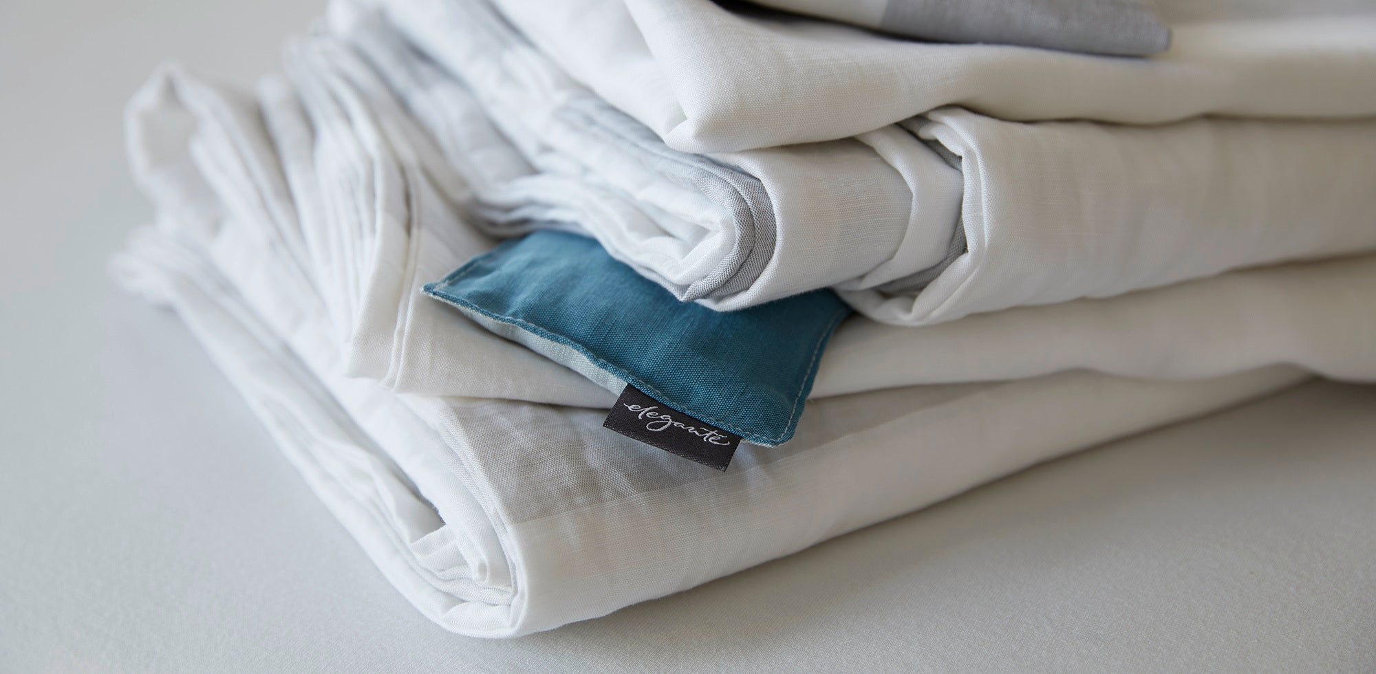 Duftkissen Halbleinen zwischen Bettwäsche