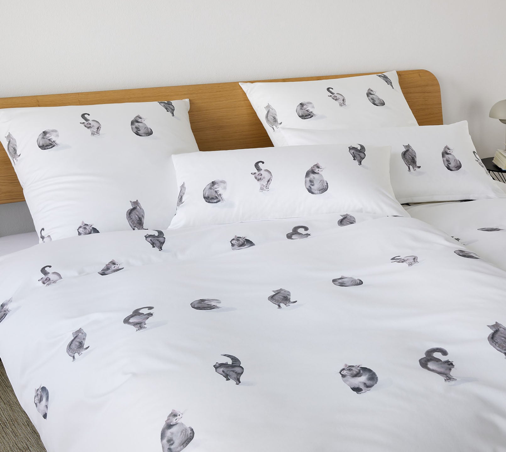 Milieu der Comfort Satin Bettwäsche Streuner in Weiß mit einem Reißverschluss