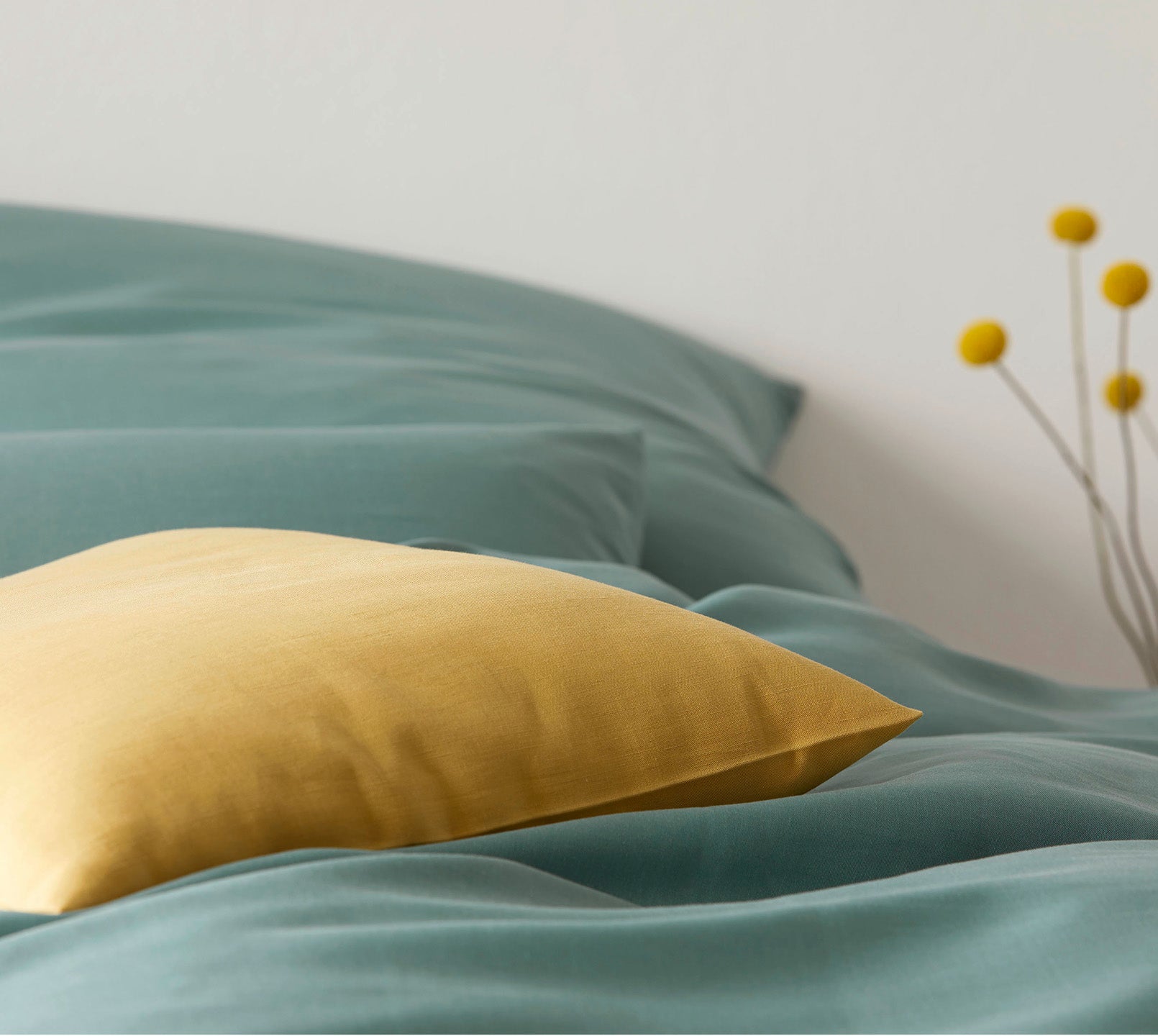 Halbleinen Bettwäsche Breezee Salbei Kurkuma Kissenmix #farbe_salbei