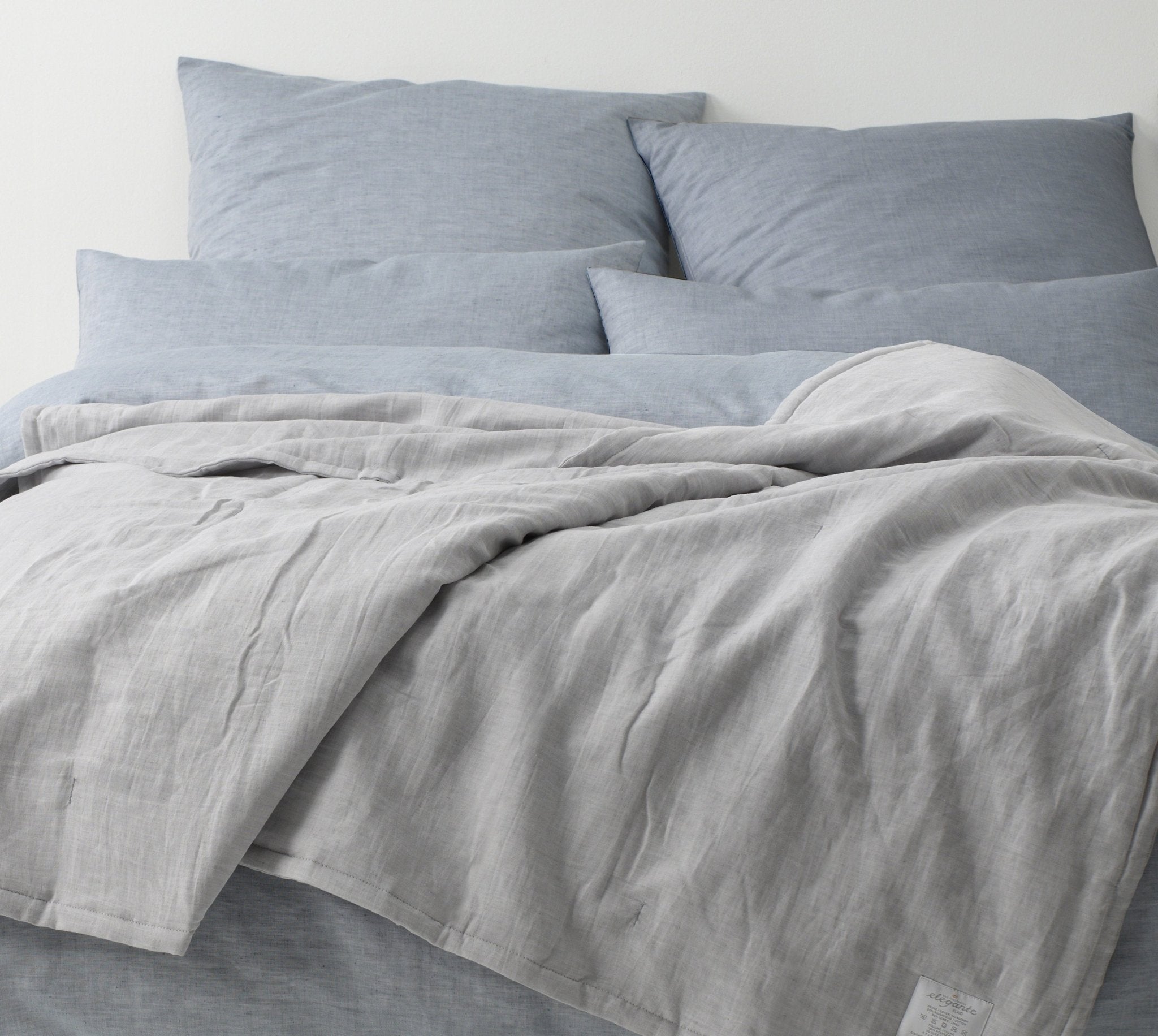 Halbleinen Bettwäsche Plaid Breezee in Hellgrau Schlafzimmer #farbe_Hellgrau