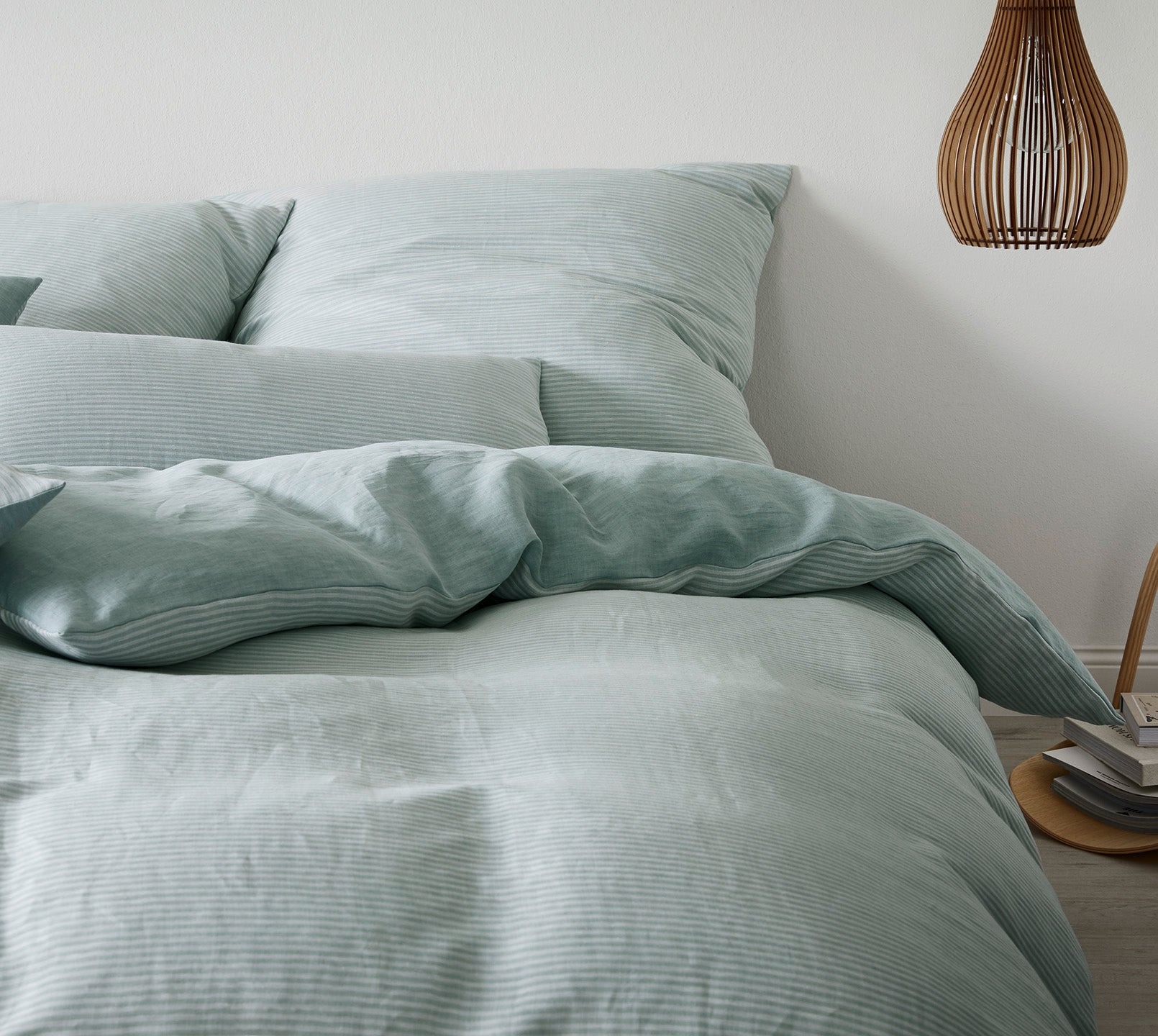 Halbleinen Wende-Bettwäsche Whisper in Blassgrün Uni Streifen Schlafzimmer #farbe_Blassgrün
