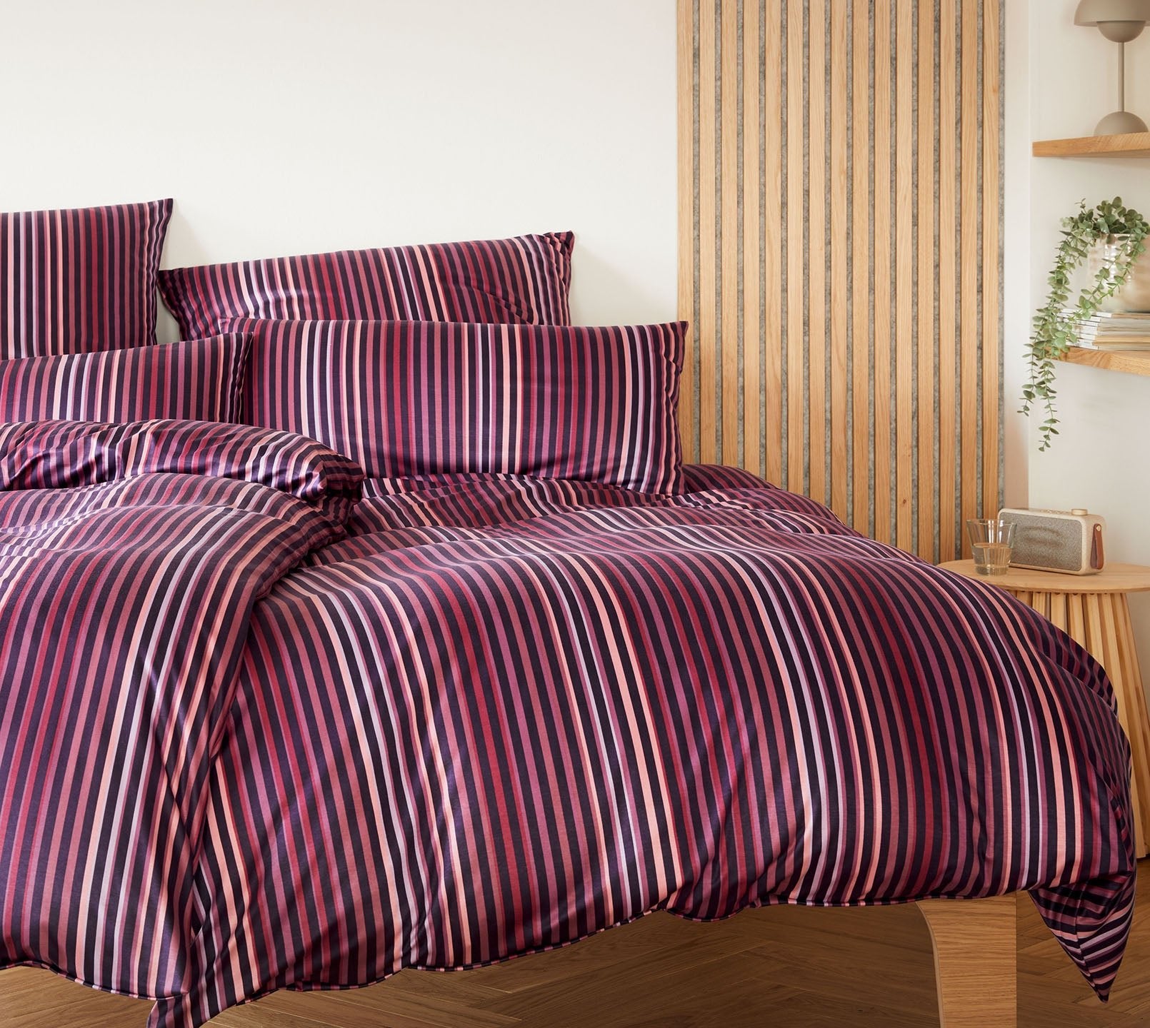 Jersey Bettwaesche Track in Rot Streifen Schlafzimmer #farbe_Wein-Rot