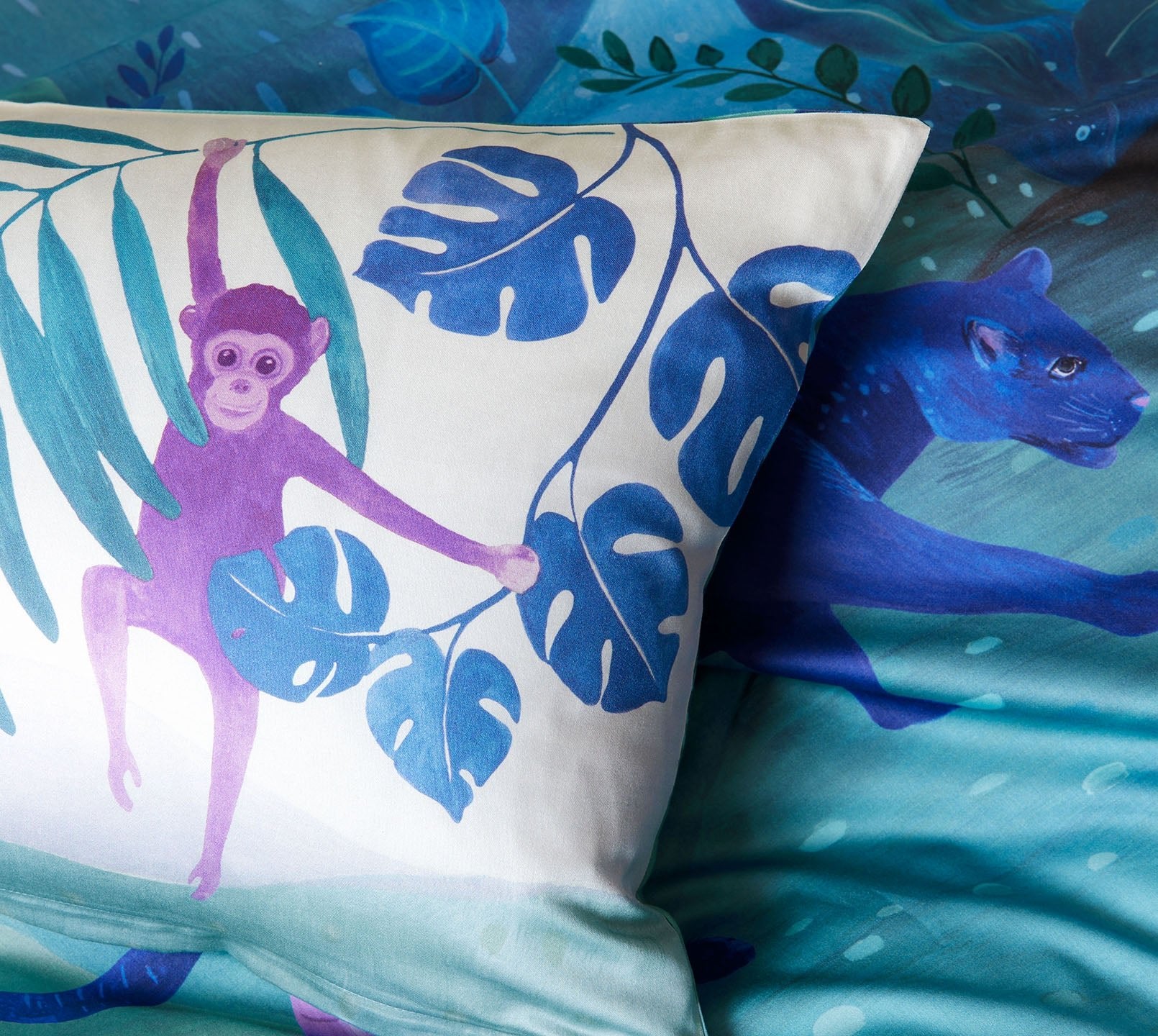 Satin Bettwaesche Fairytale in Gruen Tiere Stoff #farbe_Türkis-Grün