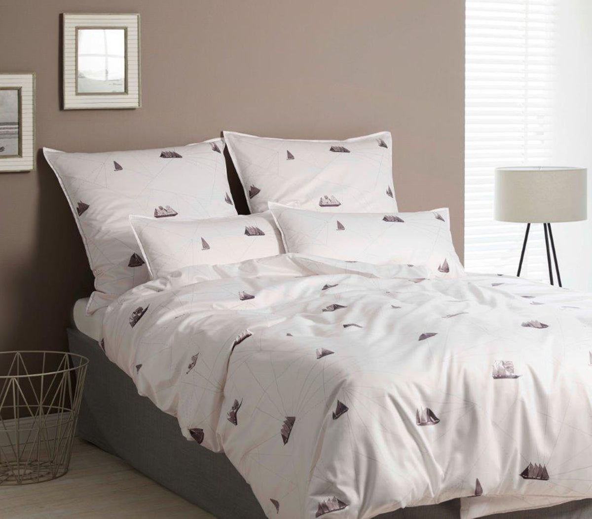 Satin Bettwäsche Sailor Sand mit Segelbooten Schlafzimmer #farbe_Sand
