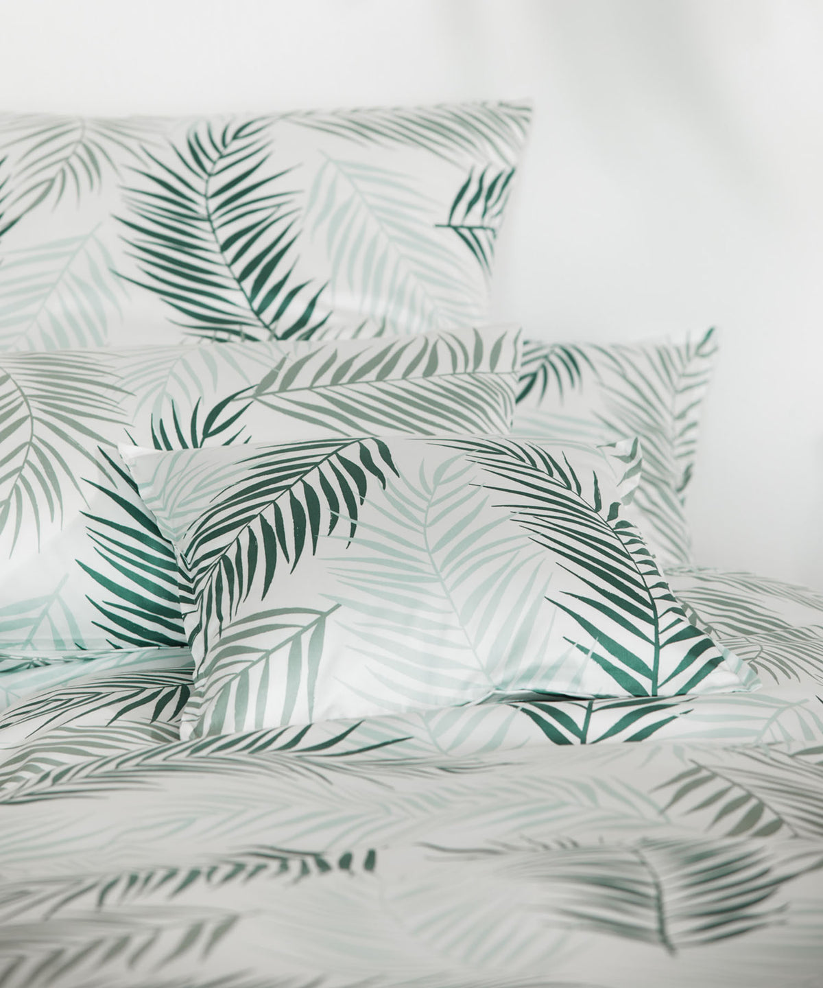 Satin Bettwäsche Palm mit Palmblättermotiv Grün Detail