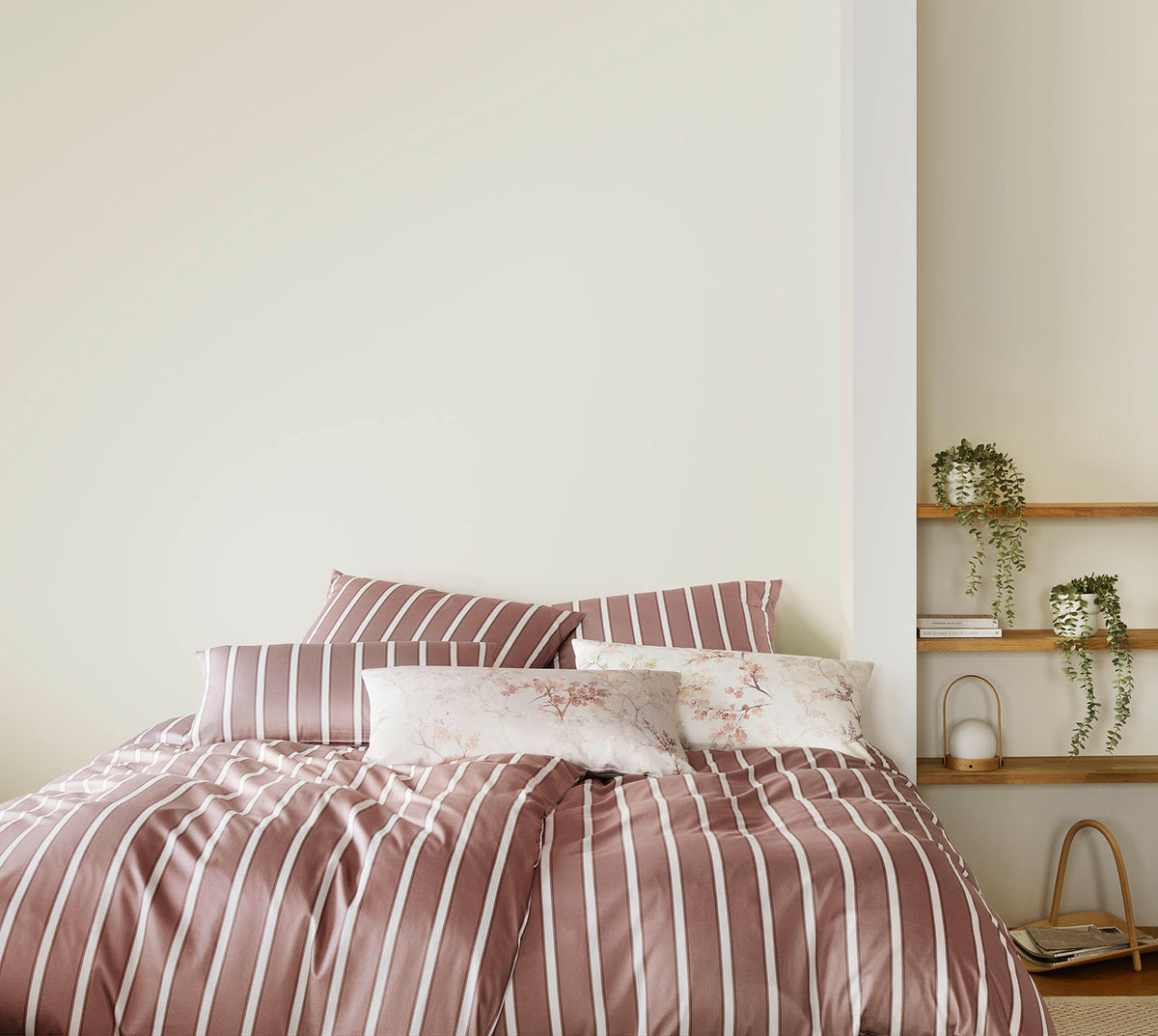 Bambus Satin Bettwäsche Refrain in Mauve Streifen Mix Schlafzimmer #farbe_Mauve