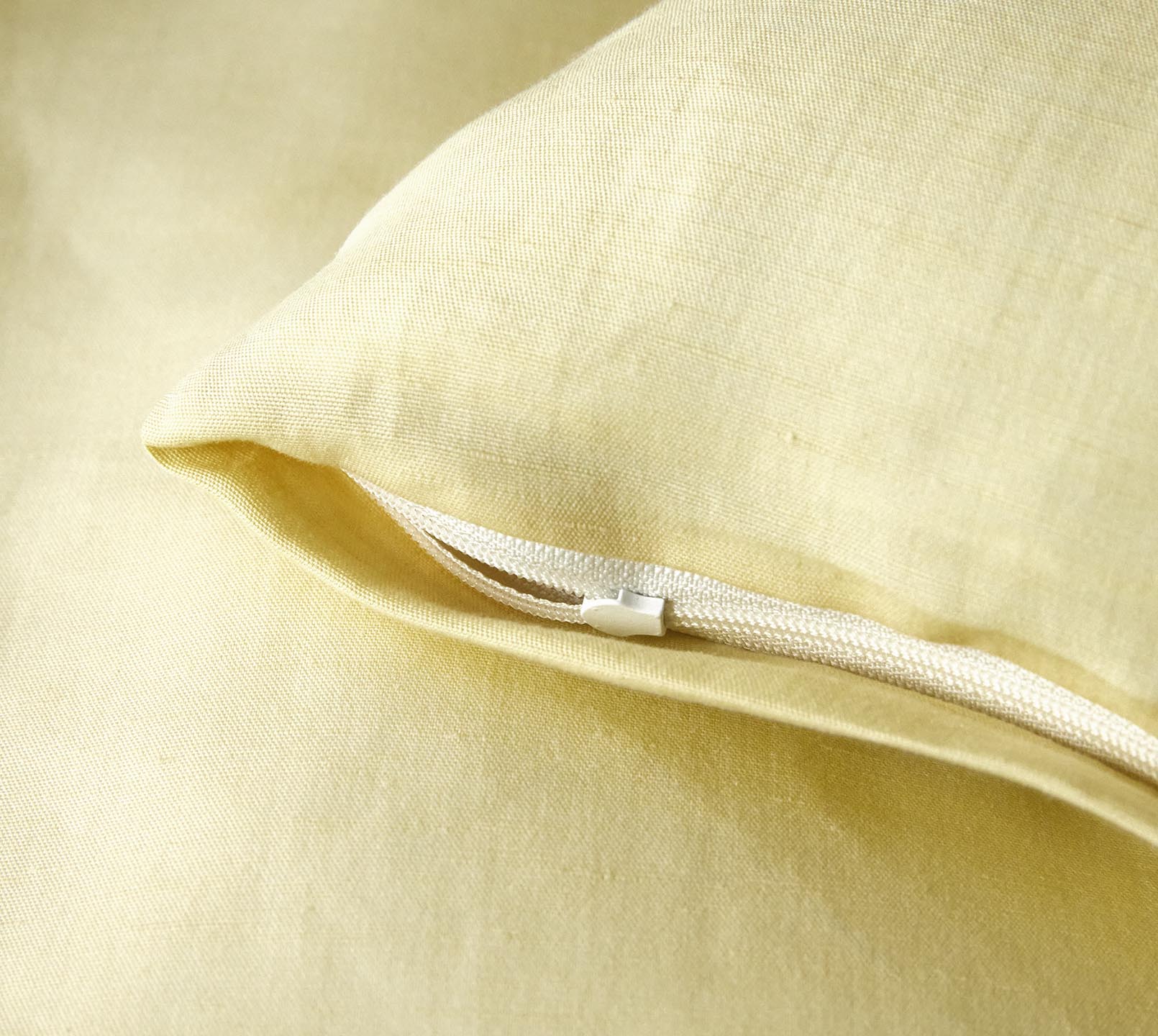 Halbleinen Bettwäsche Breezee in Buttergelb Reißverschluss #farbe_Breezee Buttergelb